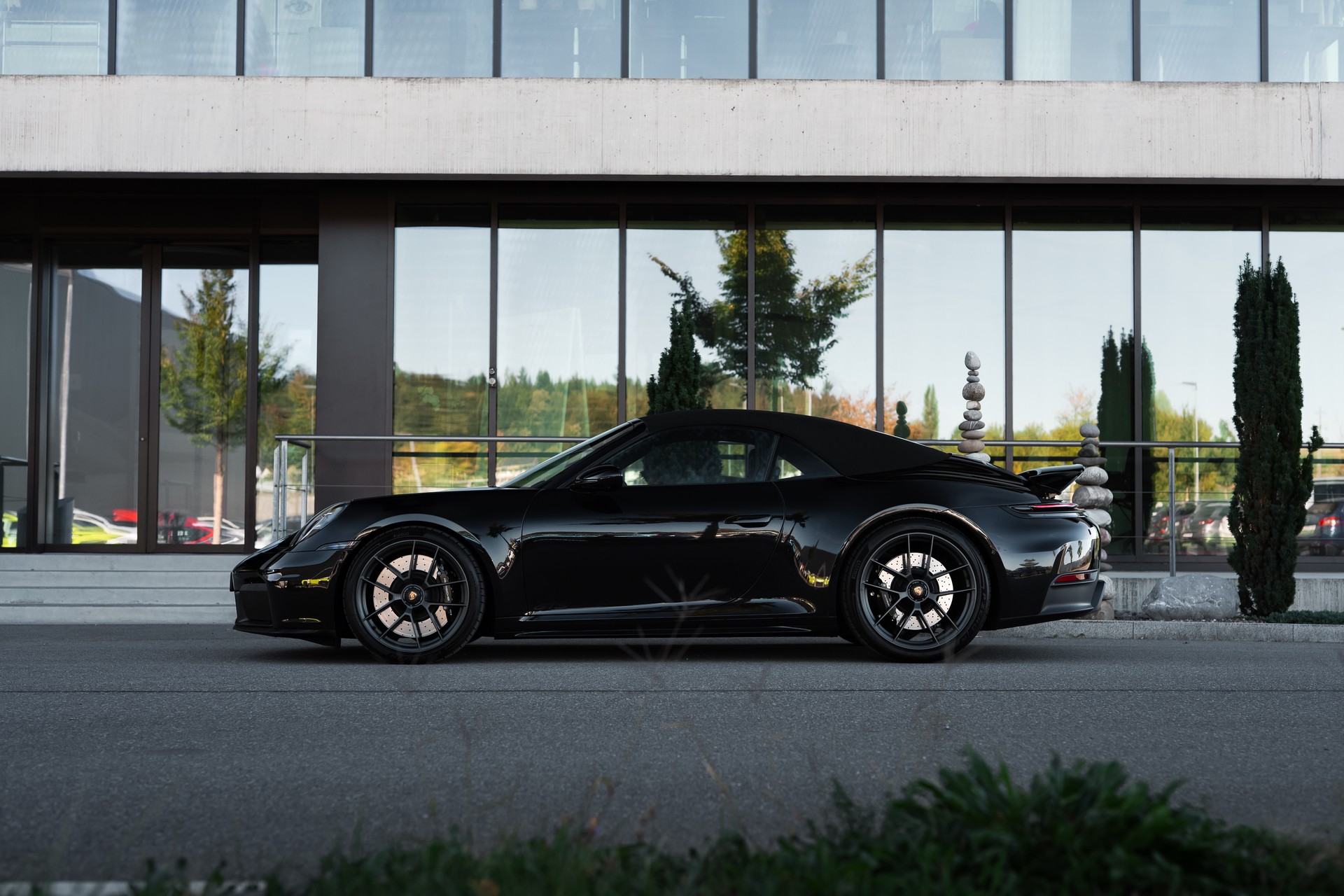 PORSCHE 911 Carrera 4 Cabriolet GTS PDK-showroom-element-1