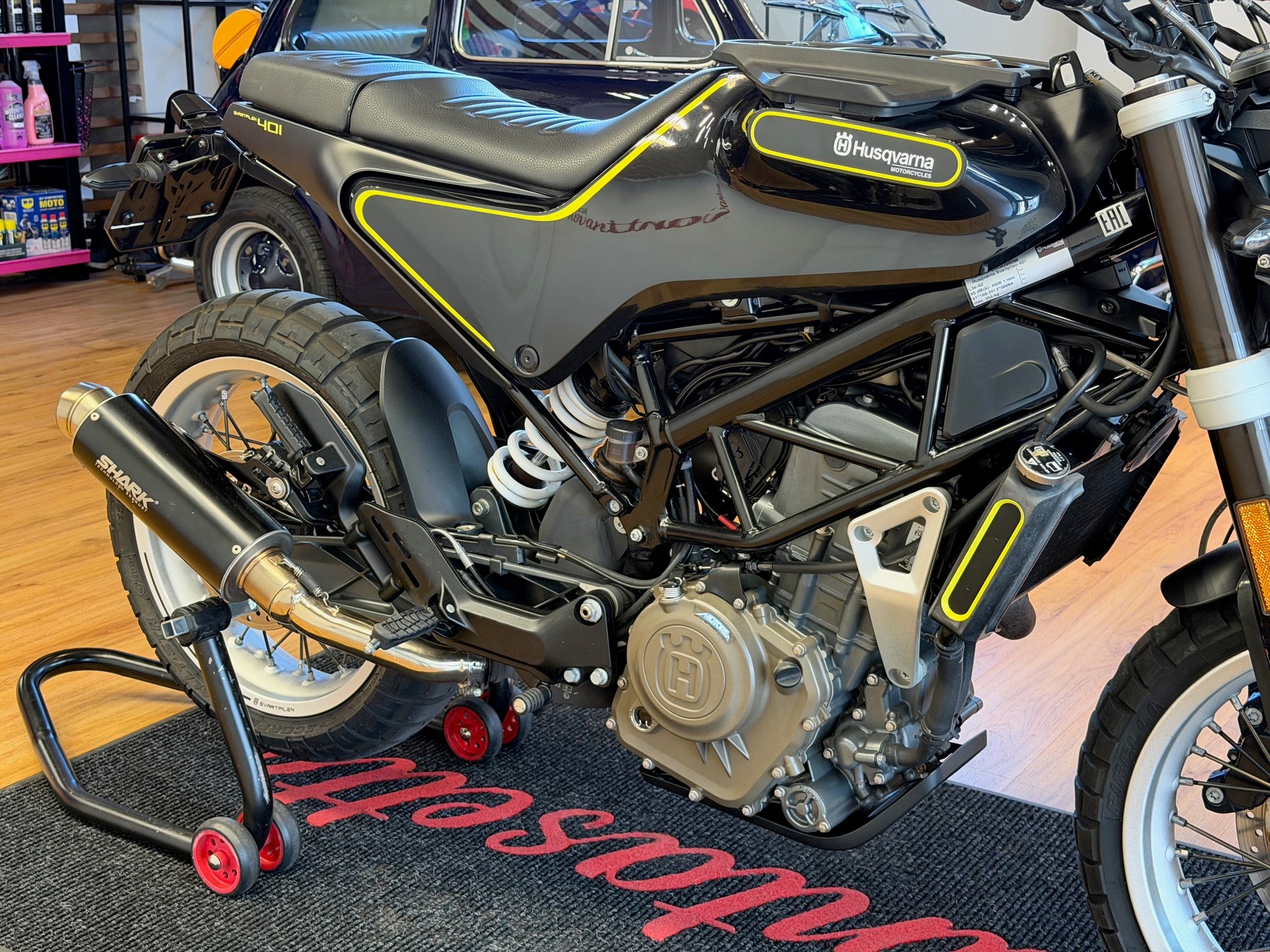HUSQVARNA Svartpilen 401-image-6
