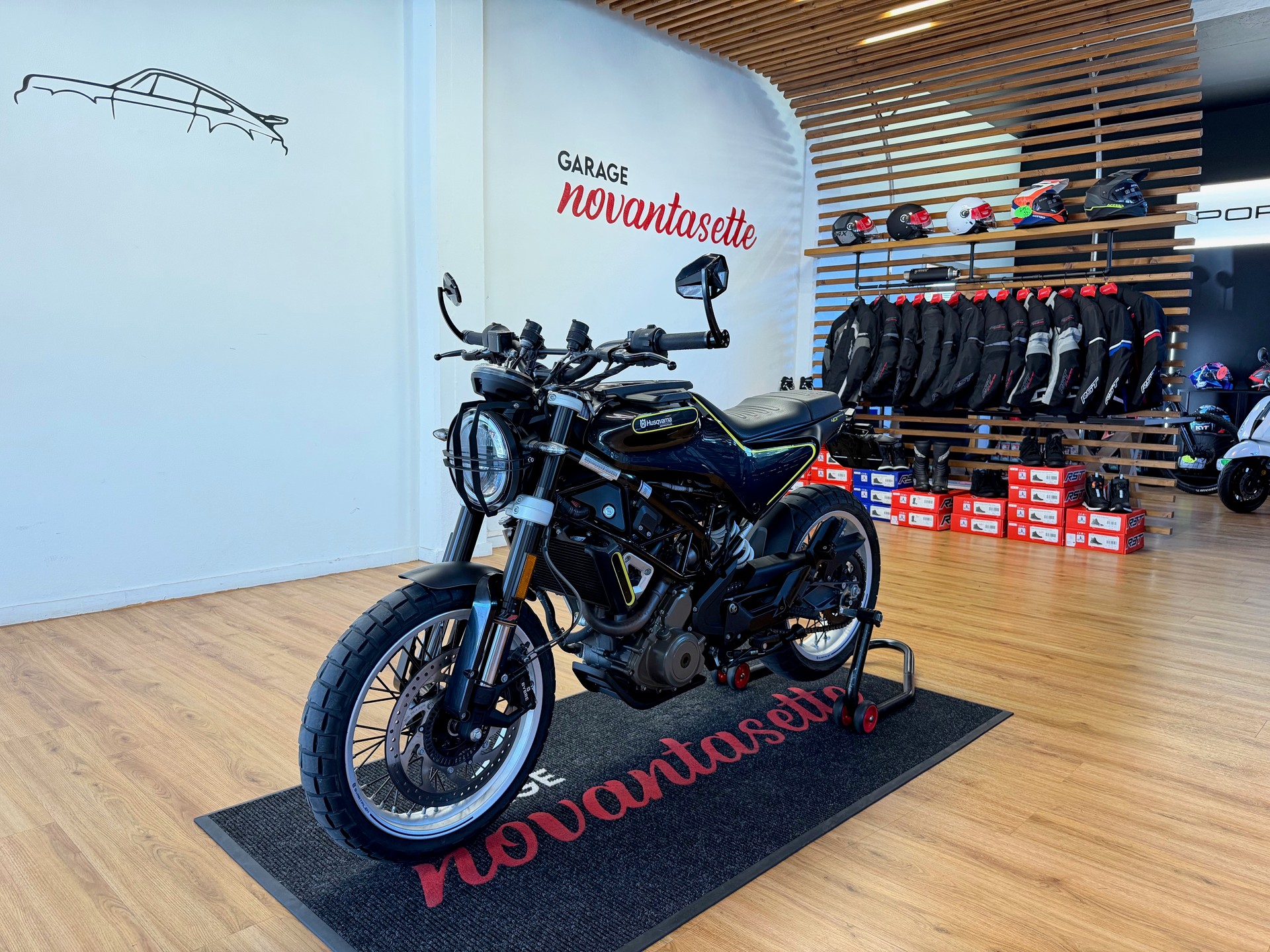 HUSQVARNA Svartpilen 401-image-0