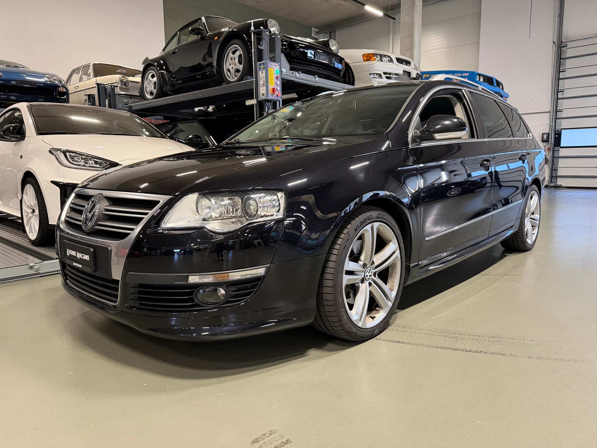 VW Passat Variant 2.0 TDI R-Line 4Motion-showroom-element-1