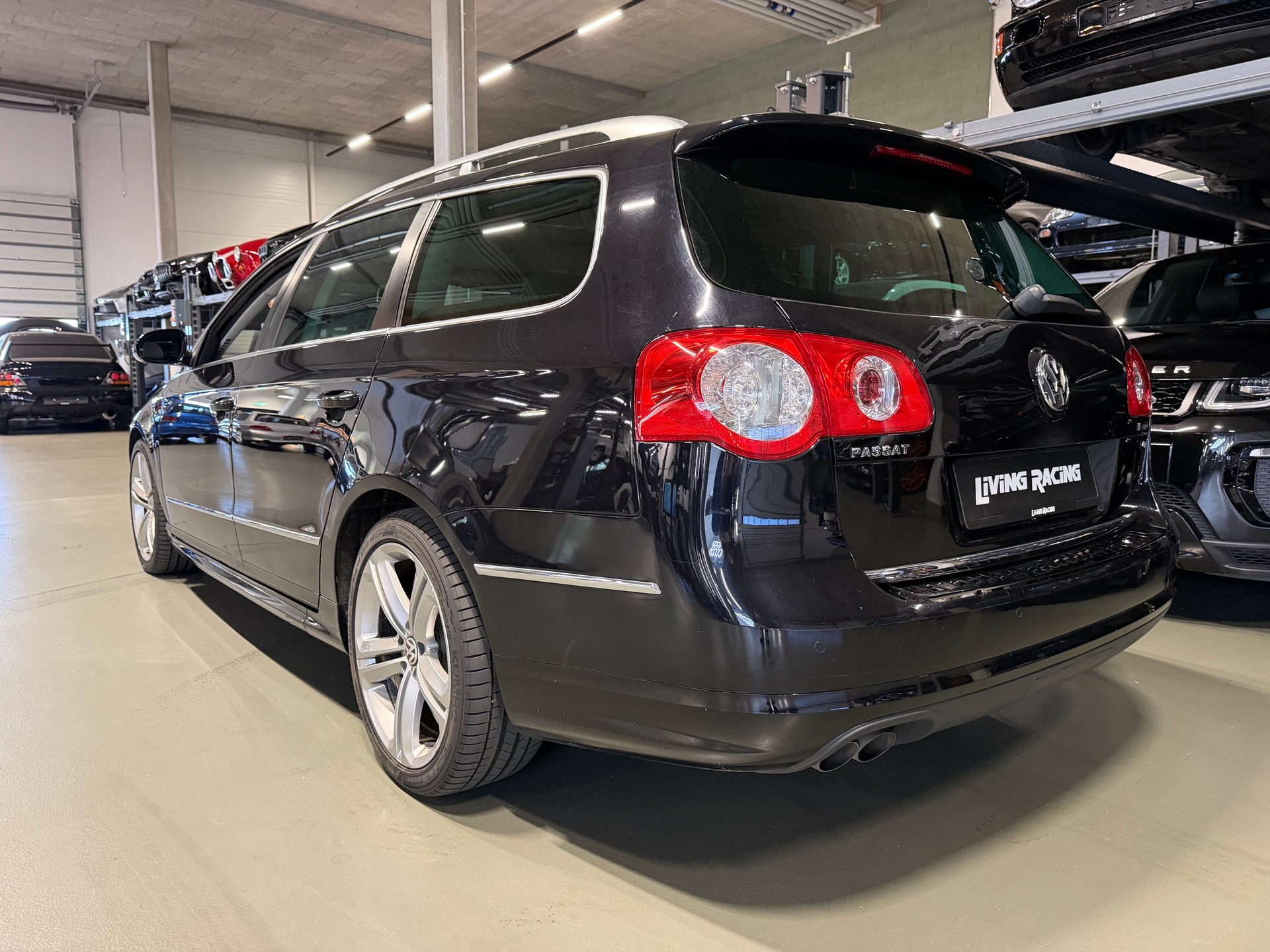 VW Passat Variant 2.0 TDI R-Line 4Motion-showroom-element-2