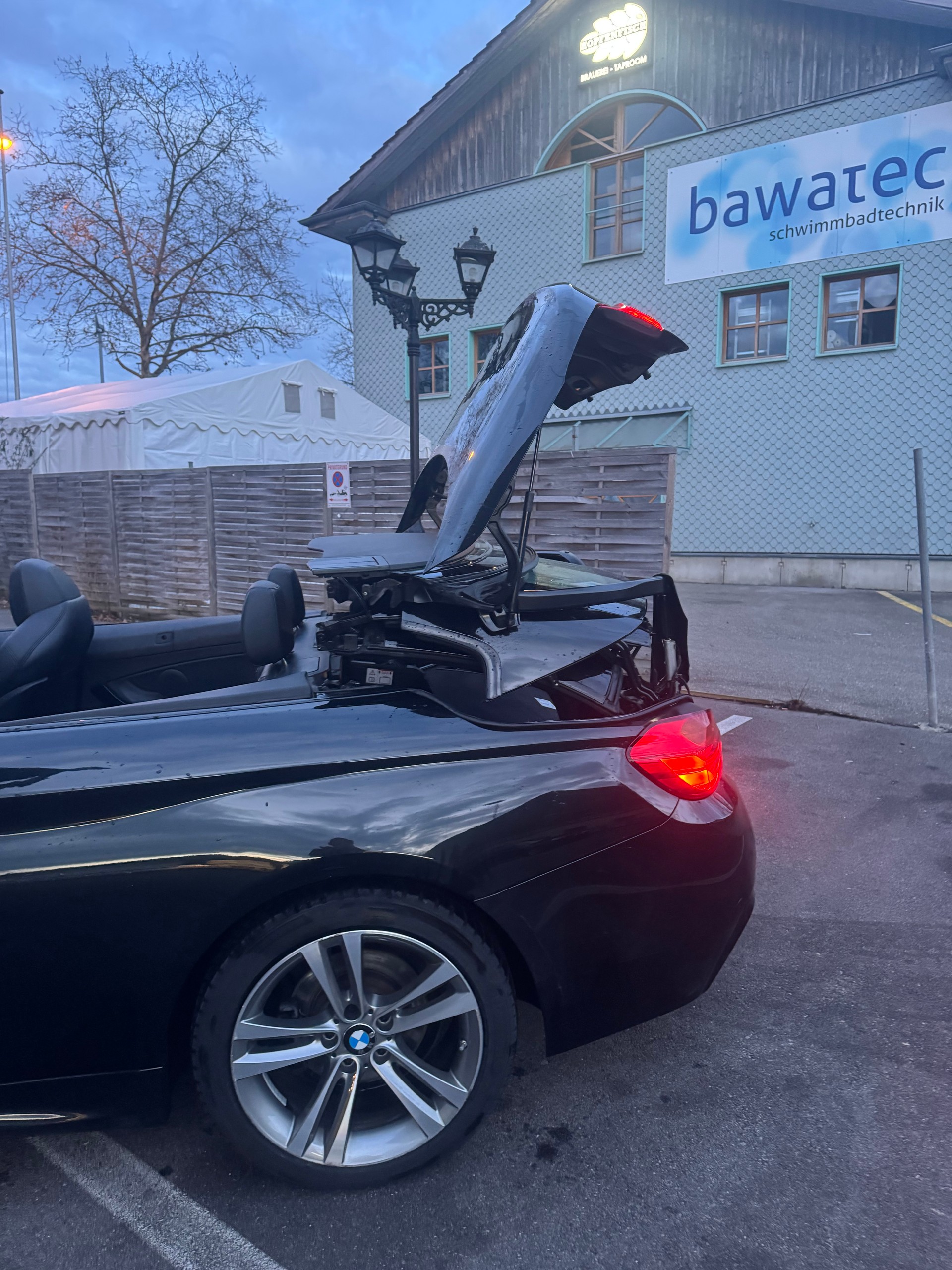BMW 428i Cabriolet xDrive M-SPORT Steptronic-image-18