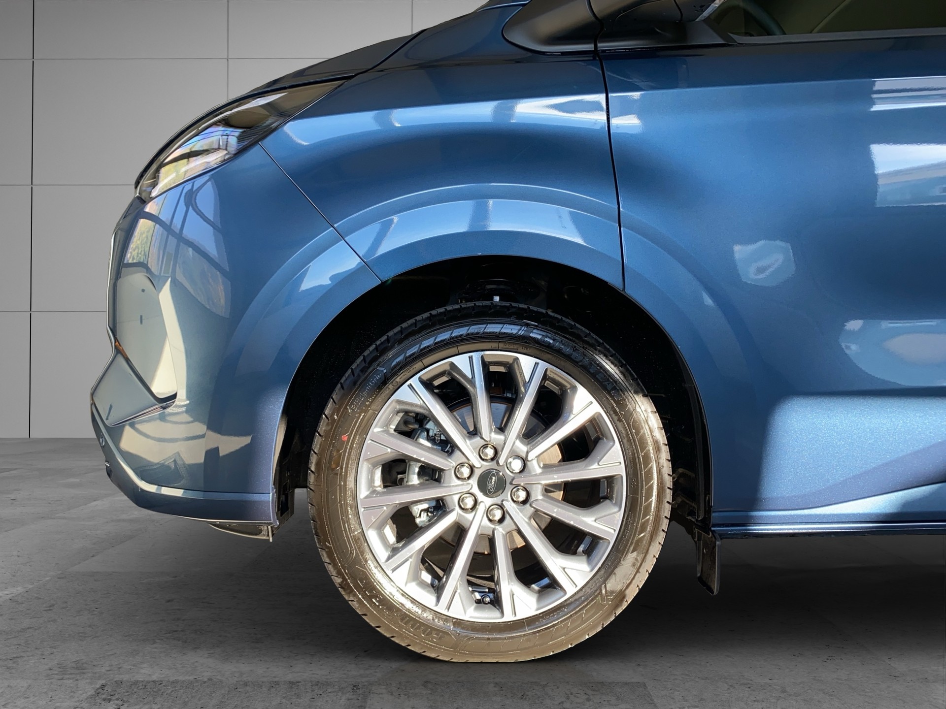 FORD Tourneo Bus 340 L1H1 PHEV TitaniumX-image-15
