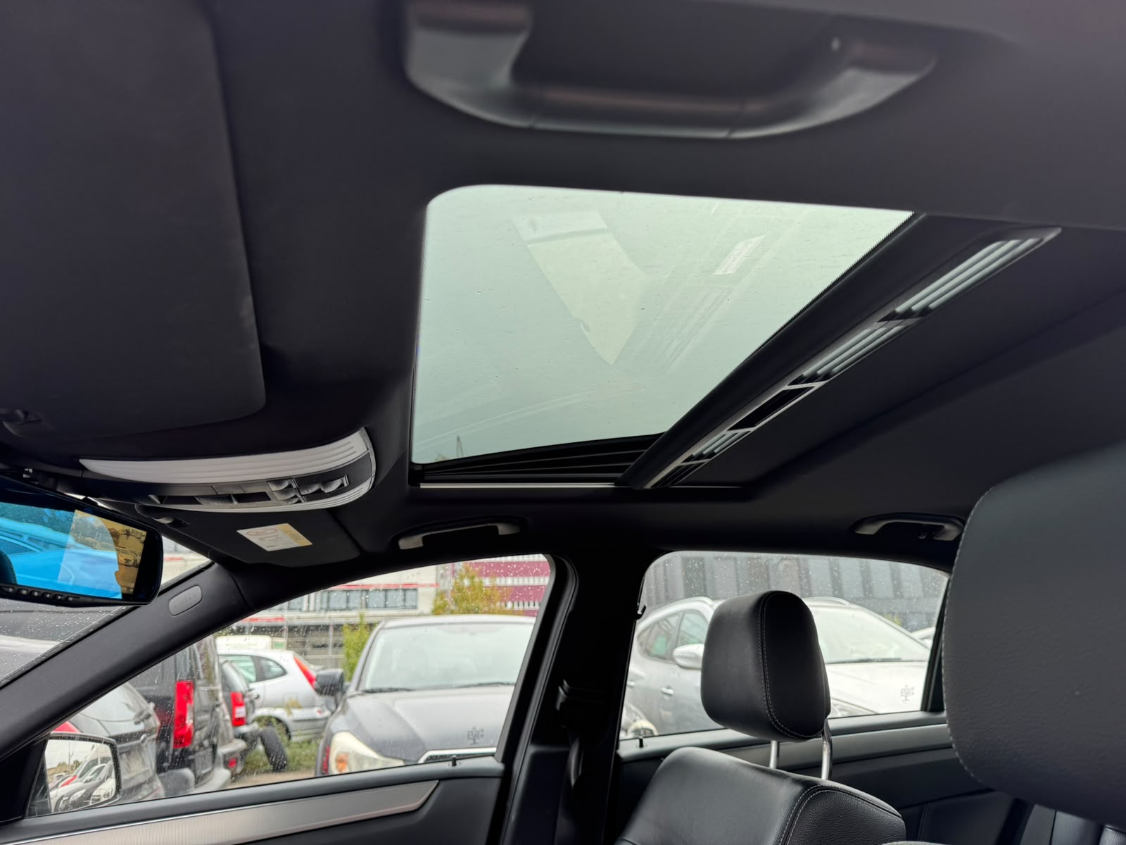 MERCEDES-BENZ E 200 Elégance 7G-Tronic-image-7