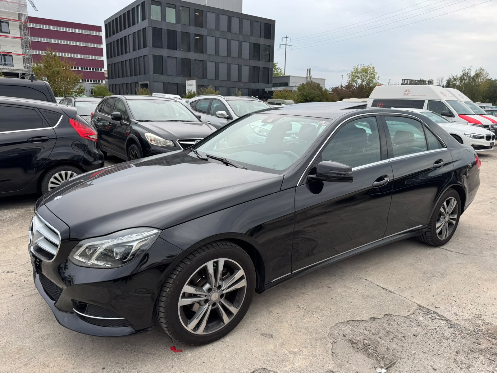MERCEDES-BENZ E 200 Elégance 7G-Tronic-image-2