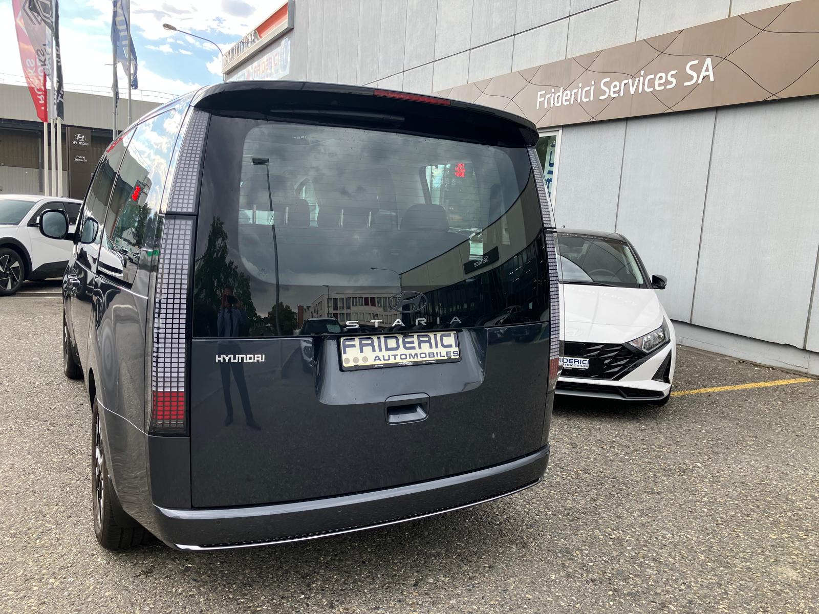 HYUNDAI Staria Premium 1.6 T-GDi HEV Vertex A-showroom-element-3