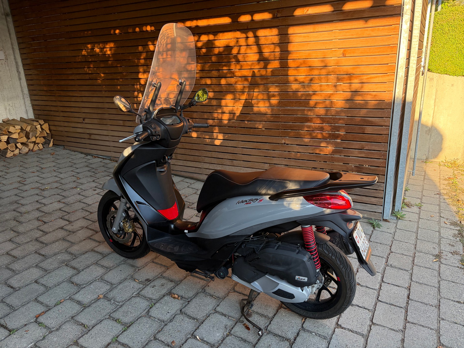 PIAGGIO Medley 125 iGet RST Sport-image-2