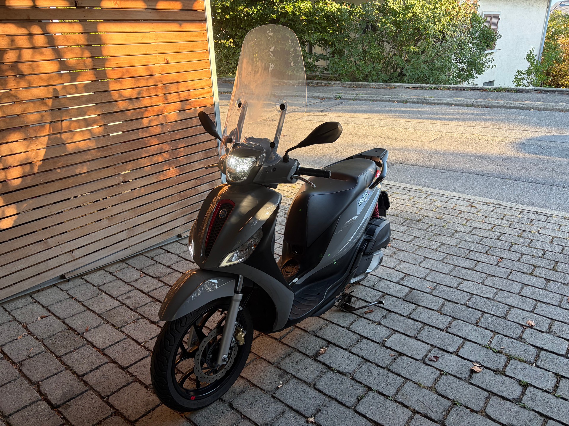 PIAGGIO Medley 125 iGet RST Sport-image-3