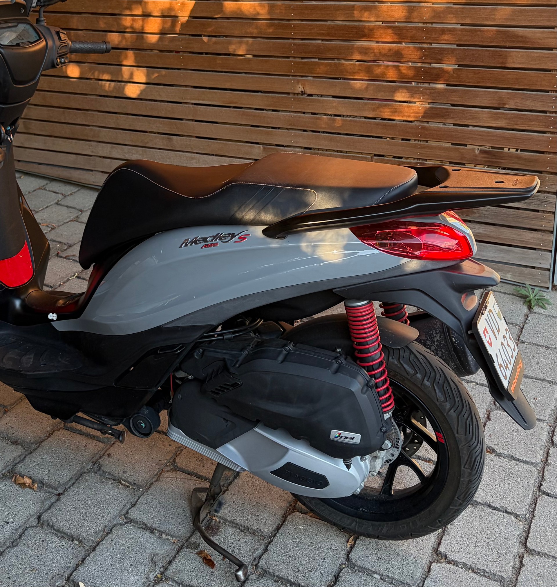PIAGGIO Medley 125 iGet RST Sport-image-1