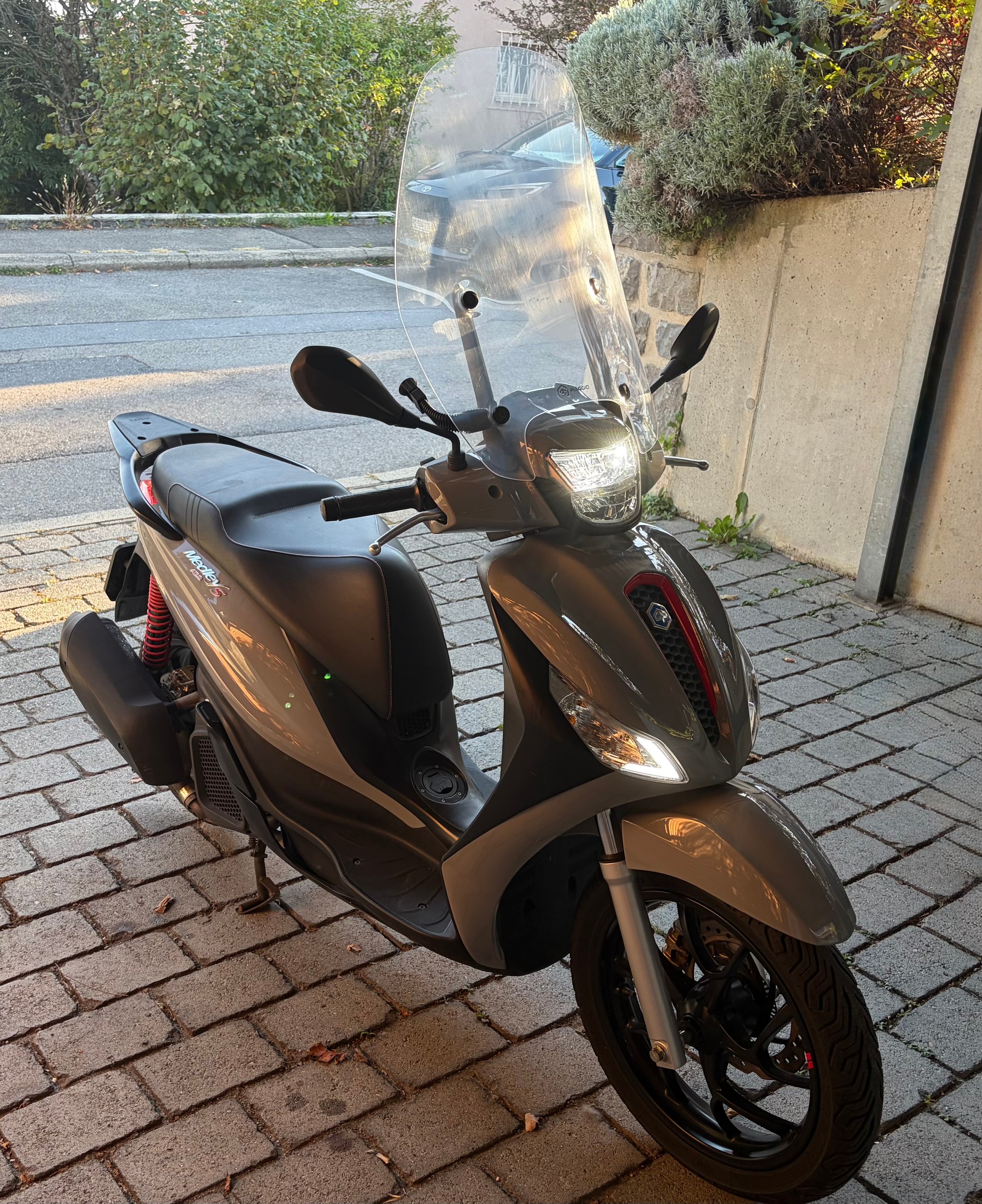 PIAGGIO Medley 125 iGet RST Sport-image-0