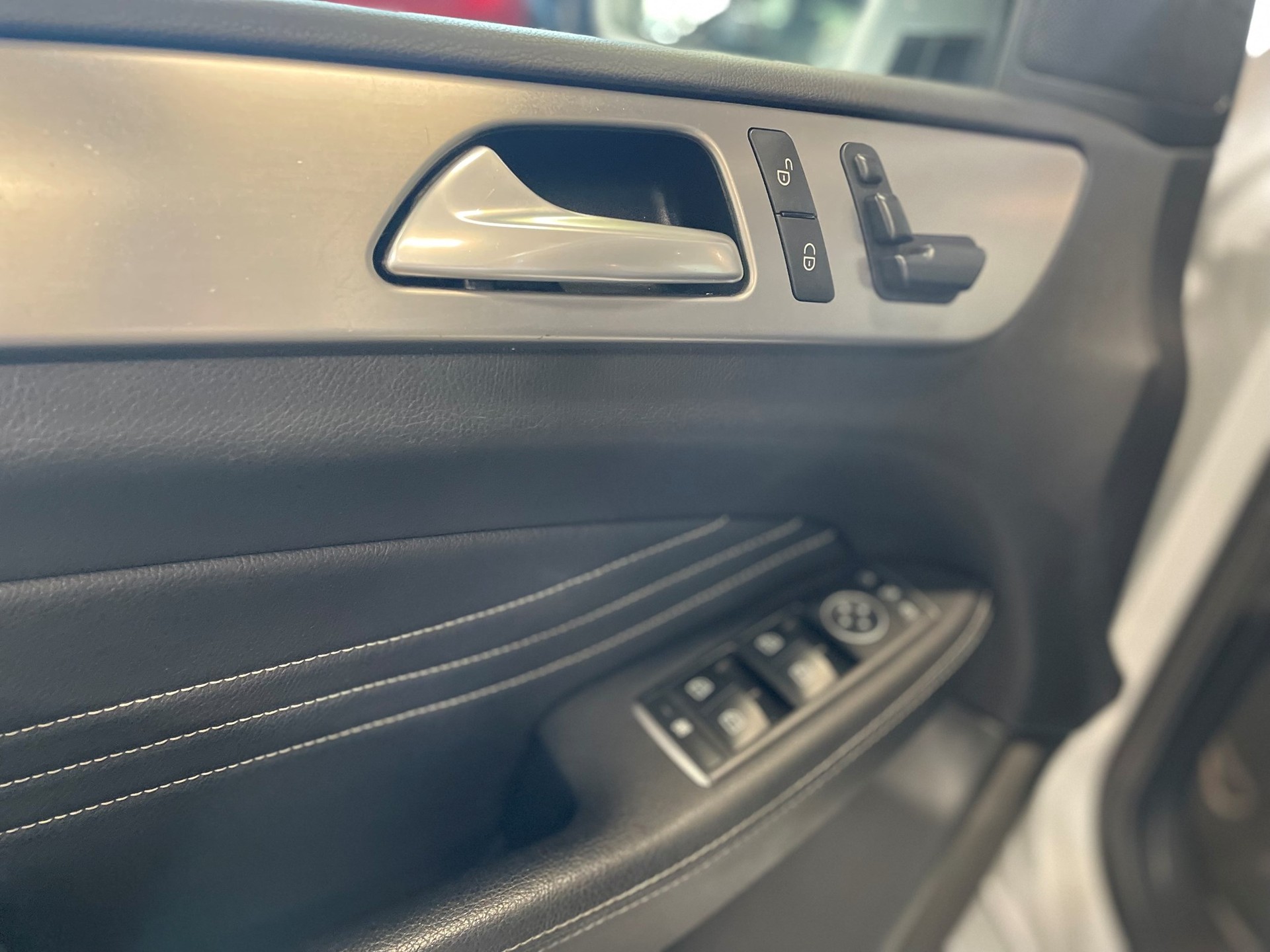 MERCEDES-BENZ ML 350 BlueTEC 4Matic 7G-Tronic-showroom-element-2