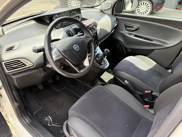 LANCIA Ypsilon 0.9 TwinAir Gold S/S-image-9