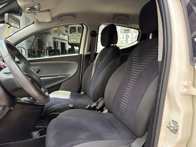 LANCIA Ypsilon 0.9 TwinAir Gold S/S-image-11