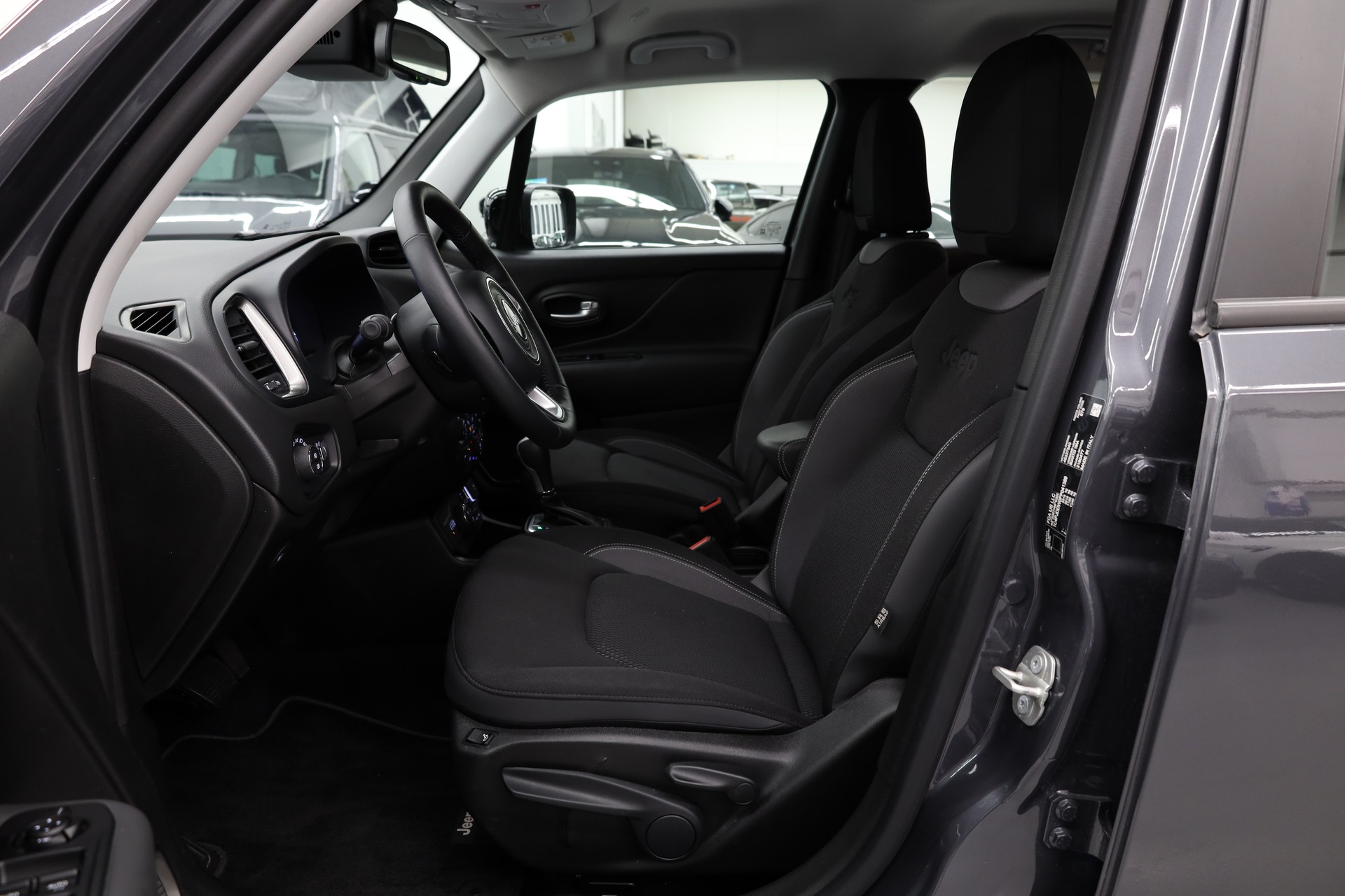 JEEP Renegade 1.3 Swiss Limited 4xe-image-13