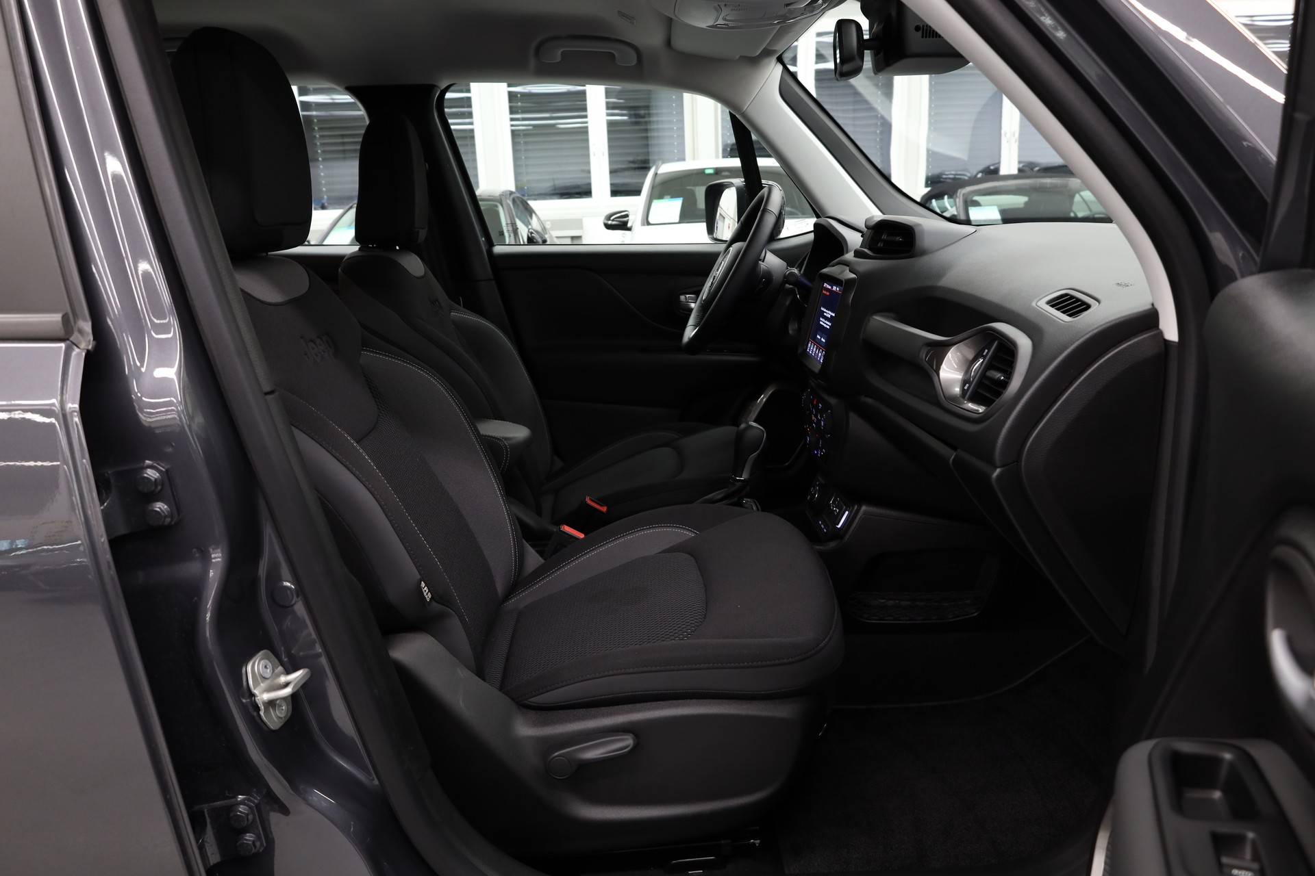 JEEP Renegade 1.3 Swiss Limited 4xe-image-15