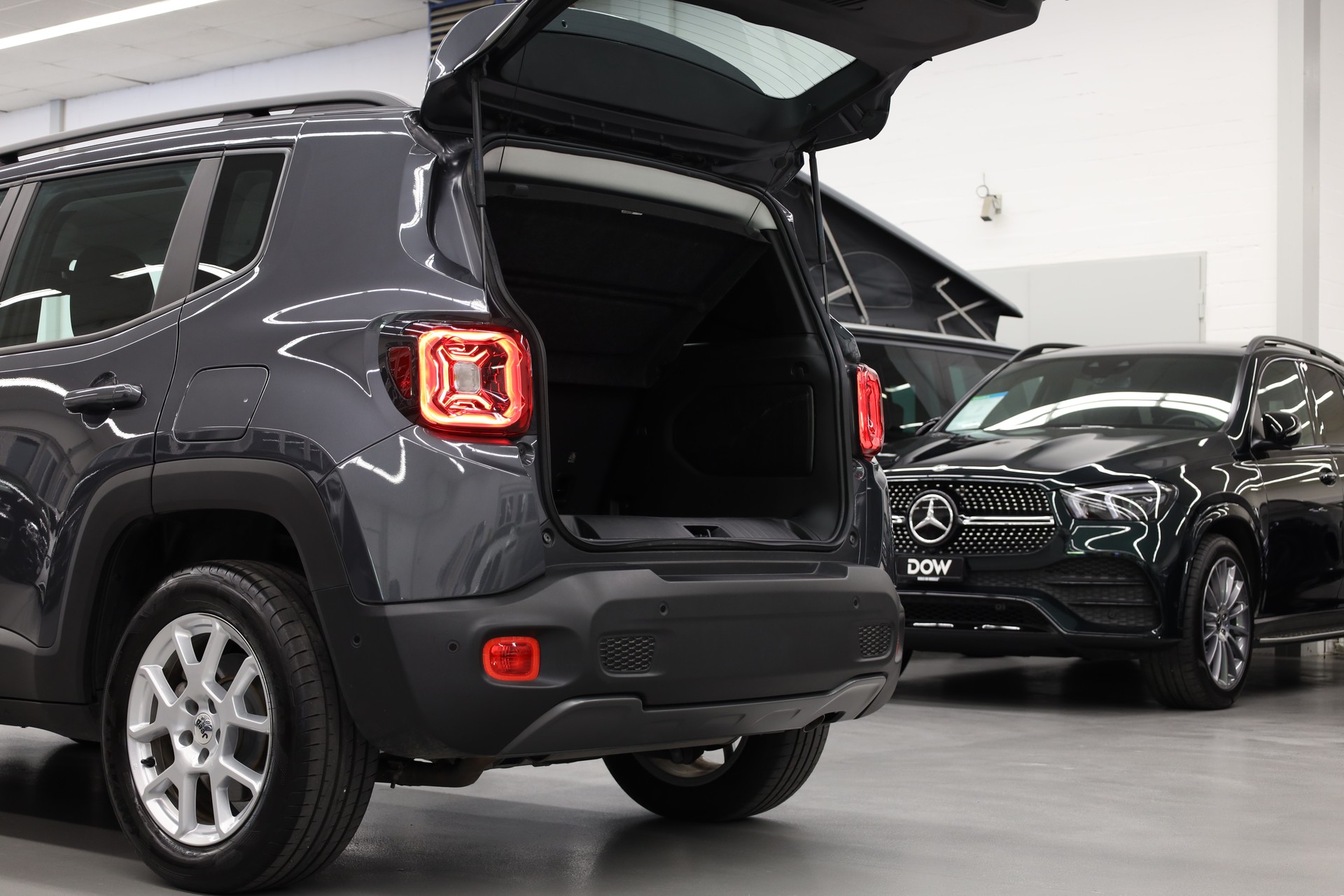 JEEP Renegade 1.3 Swiss Limited 4xe-image-9
