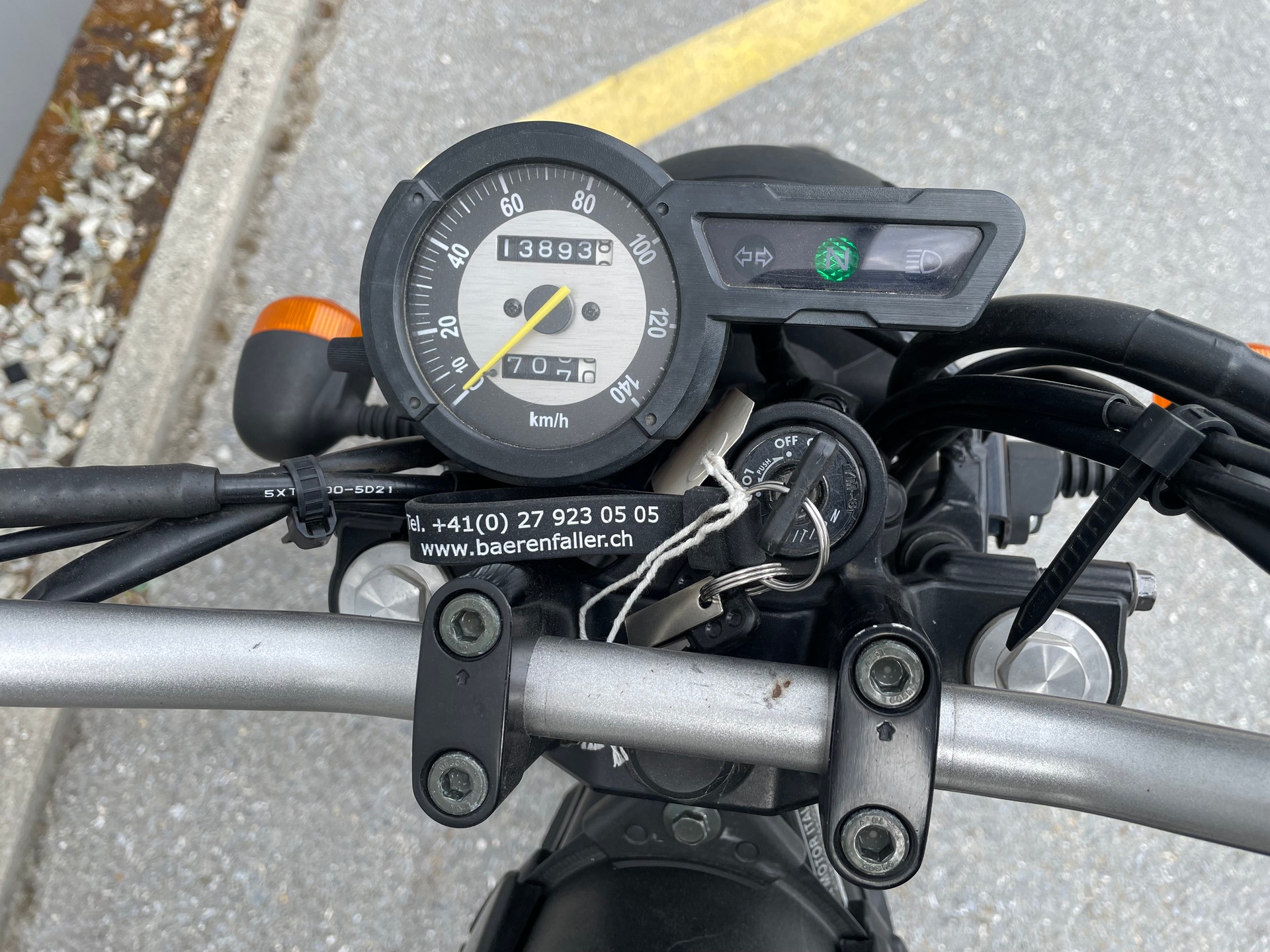 YAMAHA XG 250 Tricker-image-8