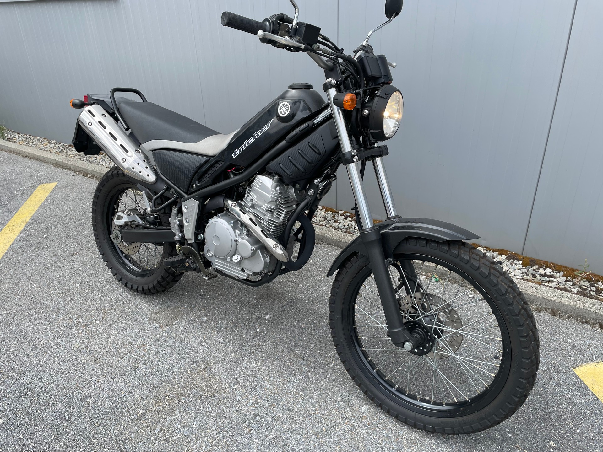 YAMAHA XG 250 Tricker-showroom-element-2
