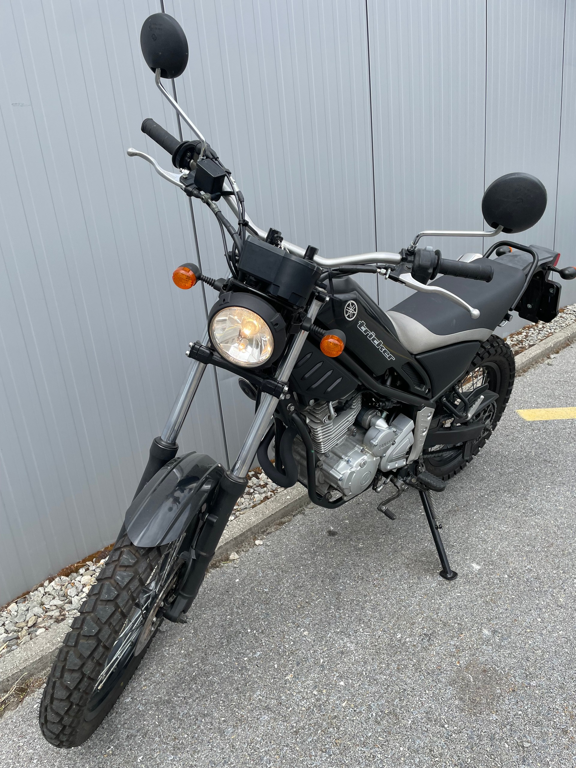 YAMAHA XG 250 Tricker-showroom-element-3