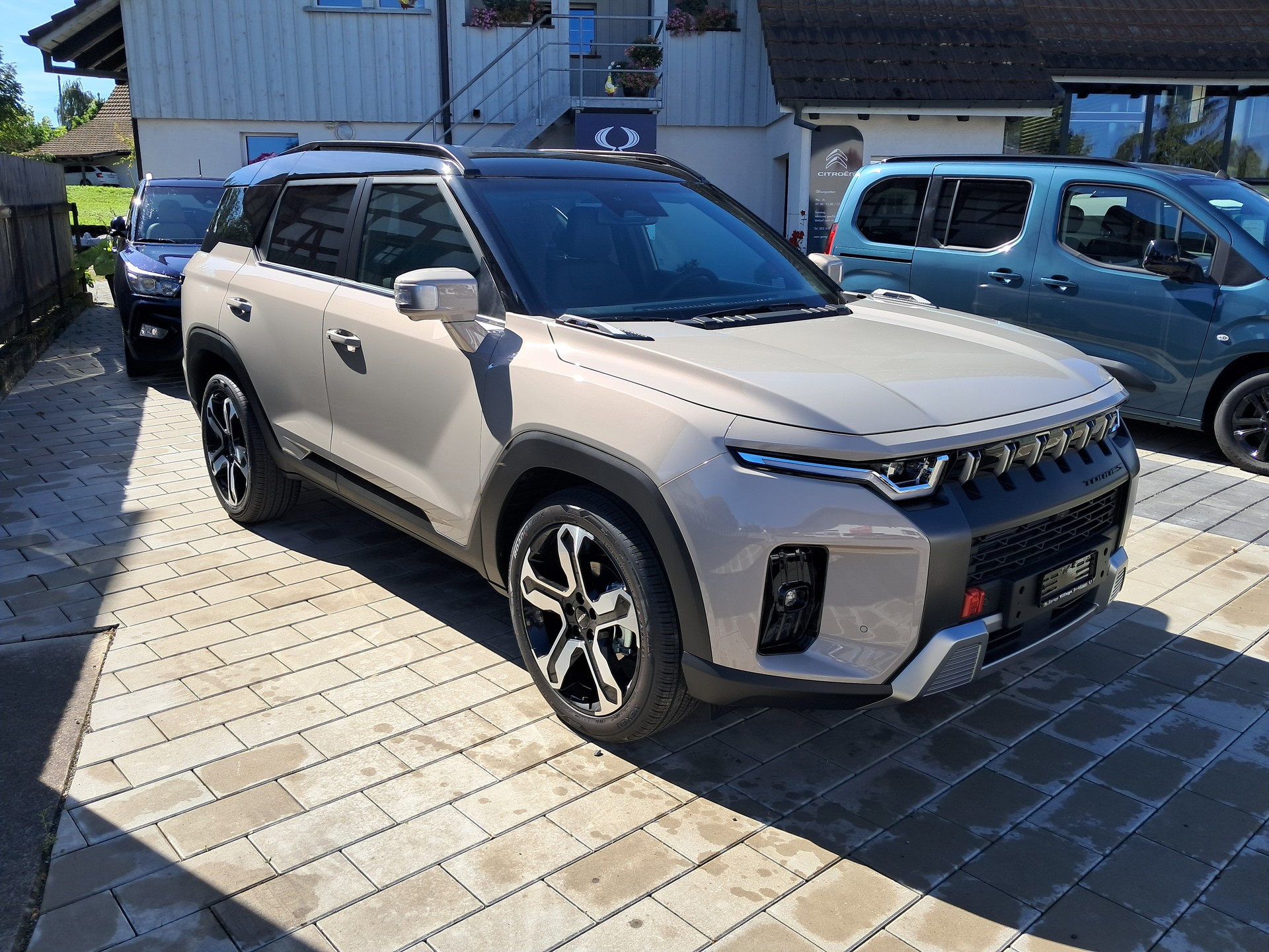 KGM-SsangYong Torres Hybrid HEV Titanium-showroom-element-3