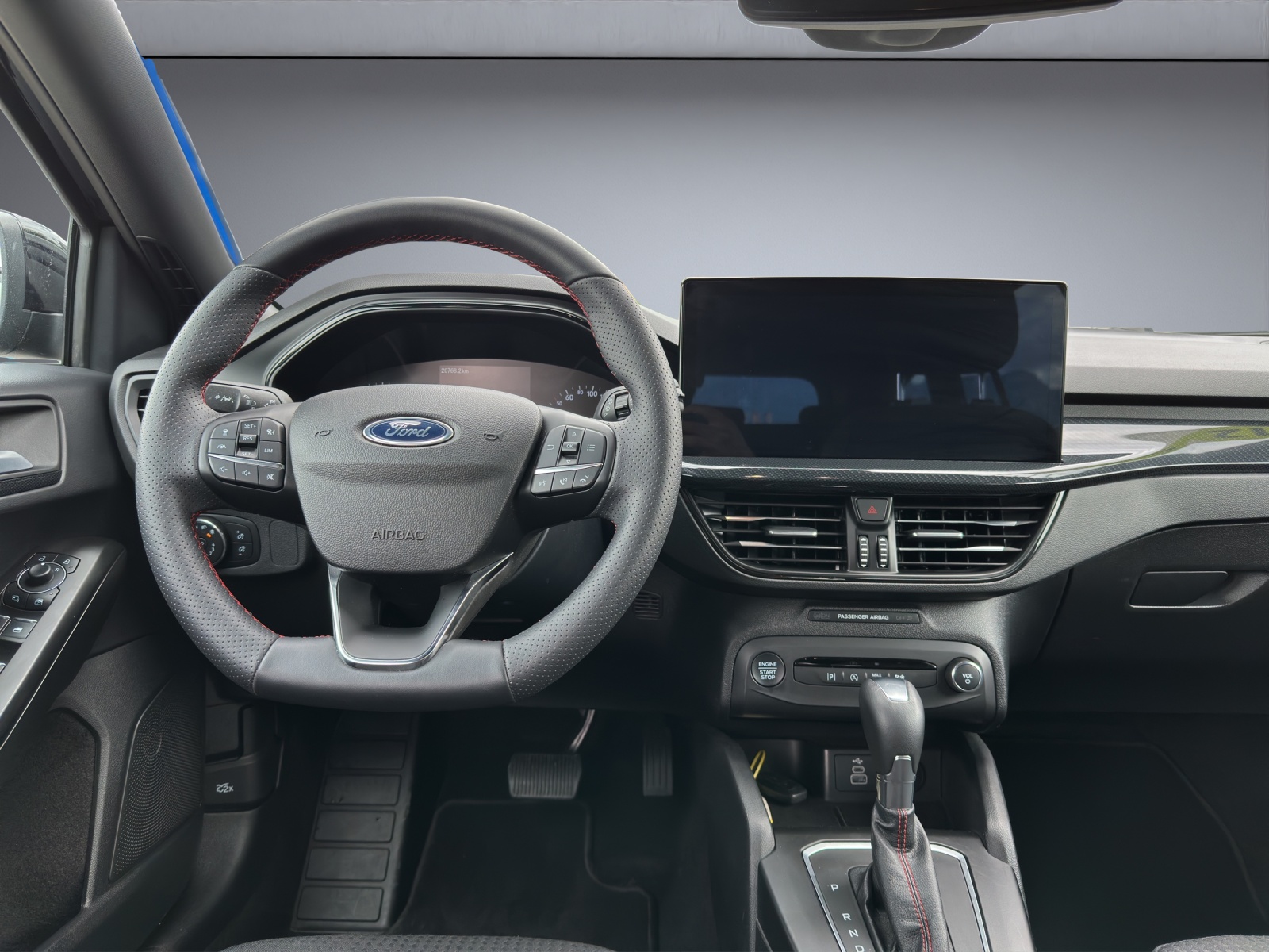 FORD Focus Station Wagon 1.0i EcoB Hybrid 155 ST-Line-image-8