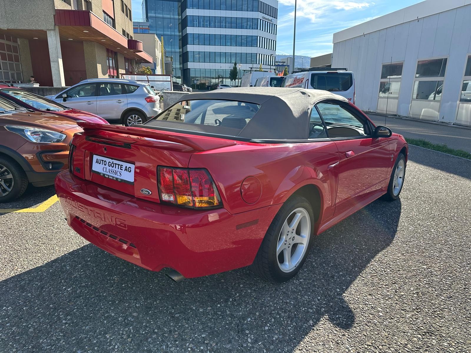 FORD Mustang Cobra Cabrio-showroom-element-3