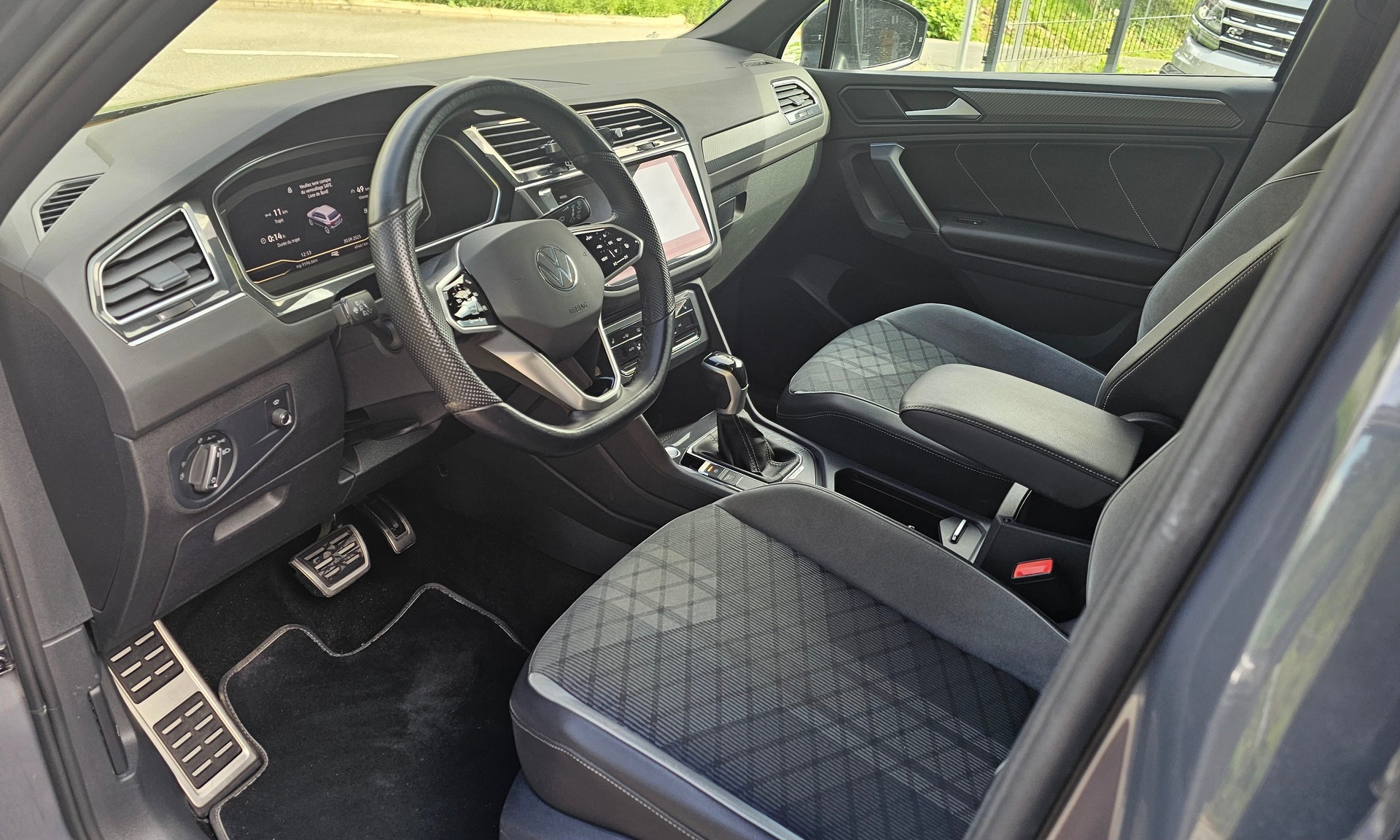 VW Tiguan 2.0TSI R-Line 4Motion DSG-image-4