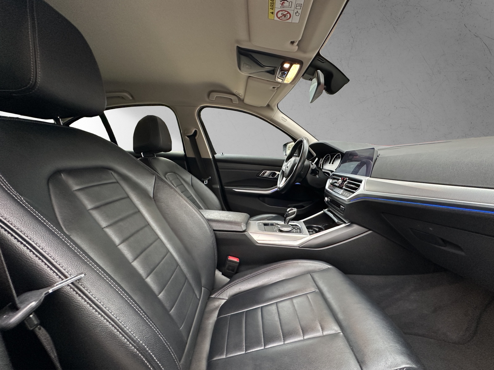 BMW 320i Steptronic Luxury Line-image-11
