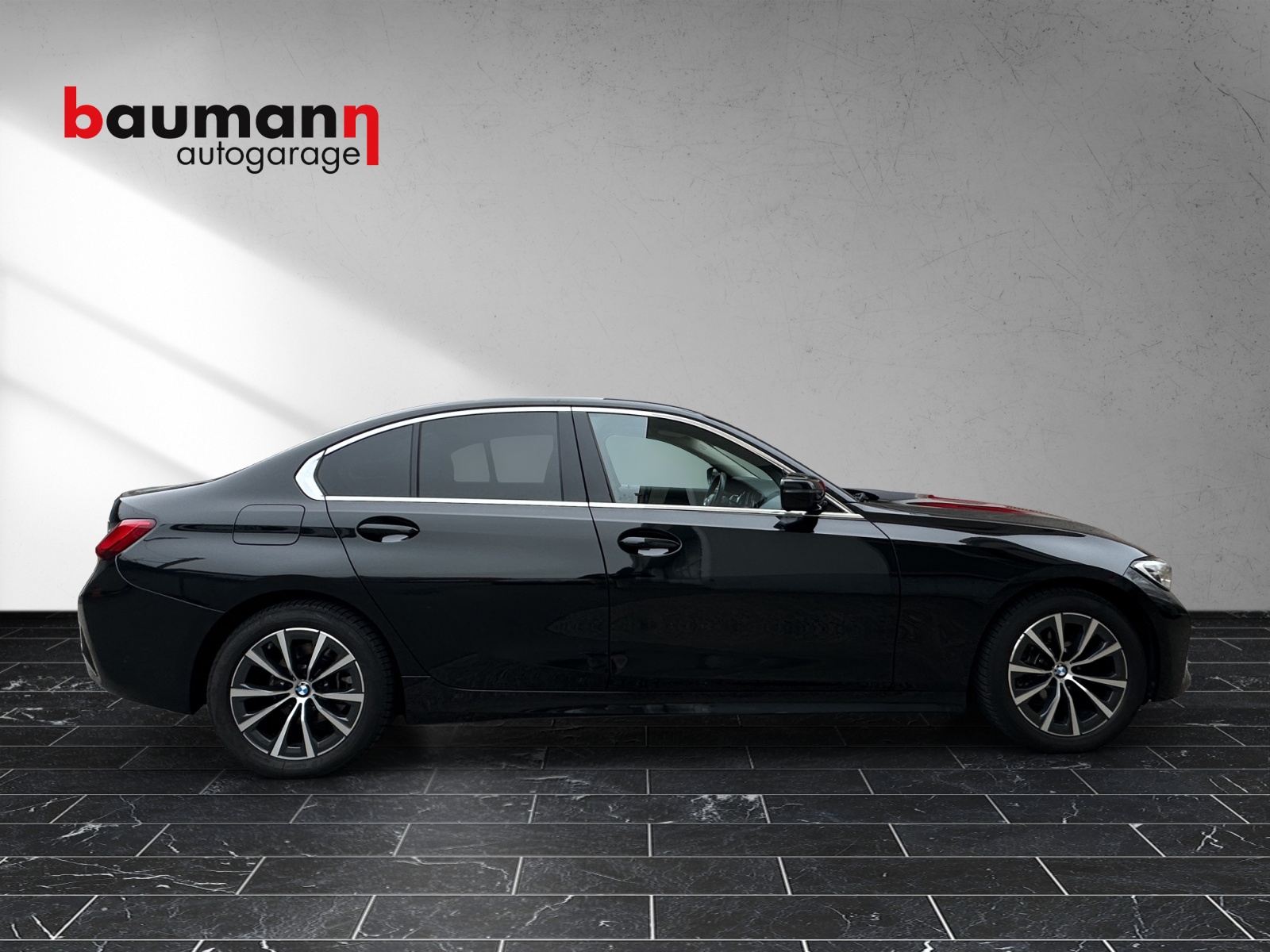 BMW 320i Steptronic Luxury Line-image-4
