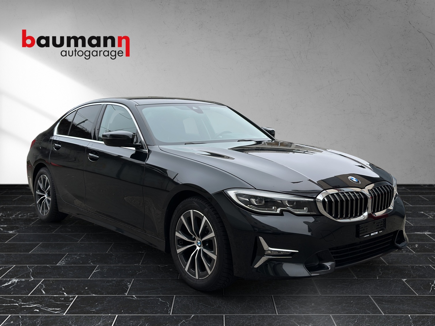 BMW 320i Steptronic Luxury Line-showroom-element-1