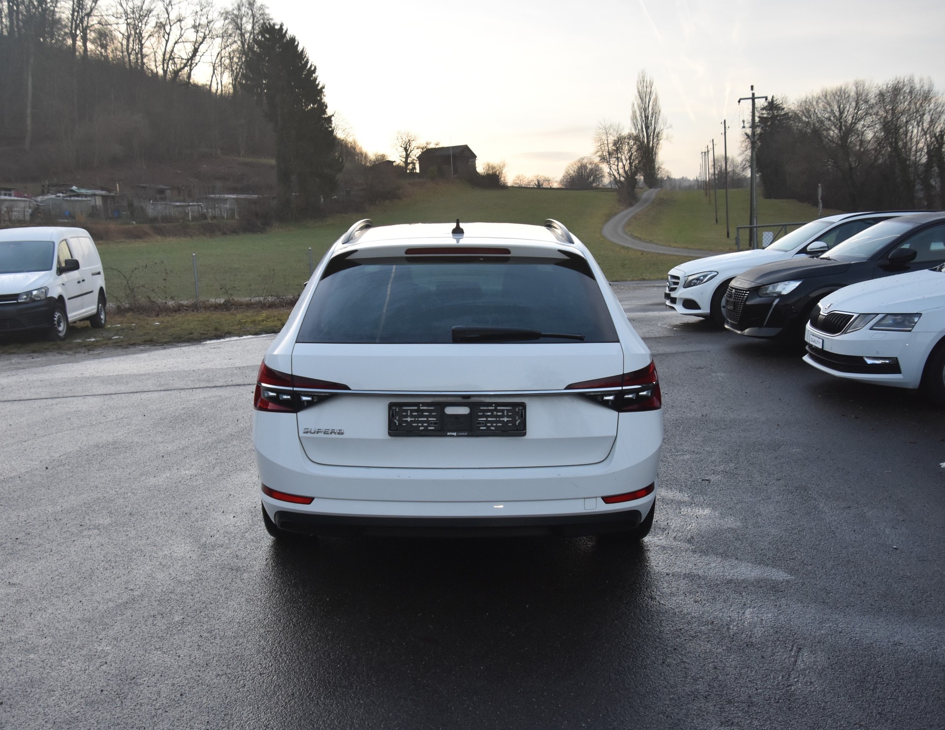 SKODA Superb Combi 2.0 TDi Ambition DSG-image-5