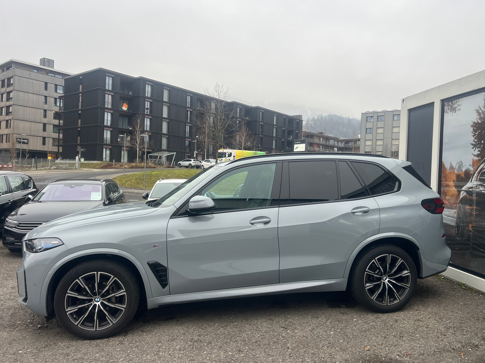 BMW X5 xDrive 48V 30d M Sport Steptronic-showroom-element-3