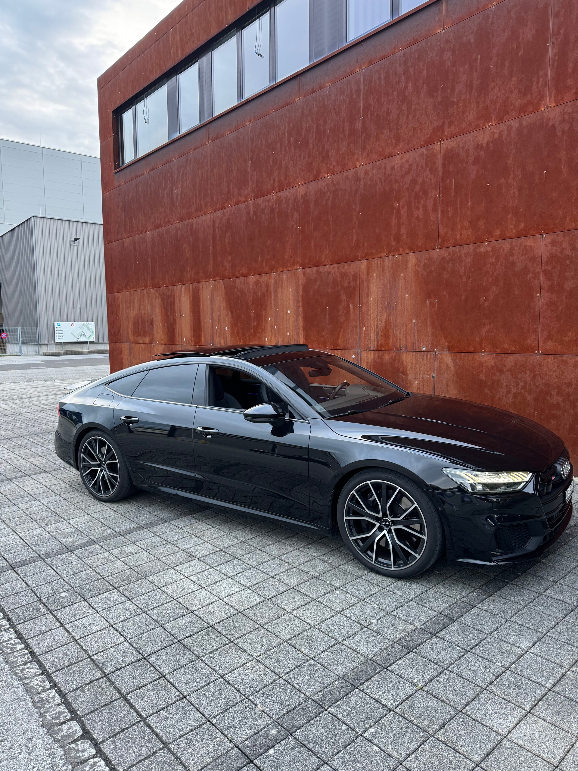 AUDI S7 Sportback TDI quattro S-tronic-image-2