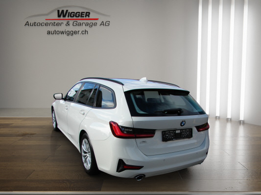BMW 320d xDrive 48V Touring-image-2
