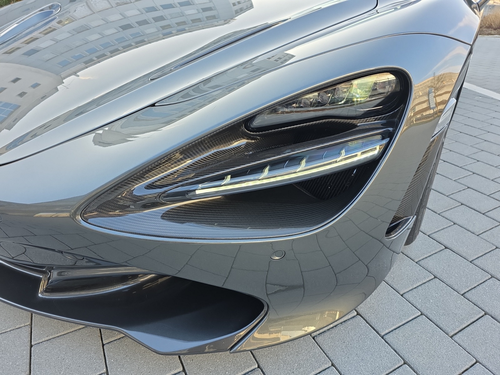 McLAREN 720S Spider Luxury 4.0 V8 SSG-image-17