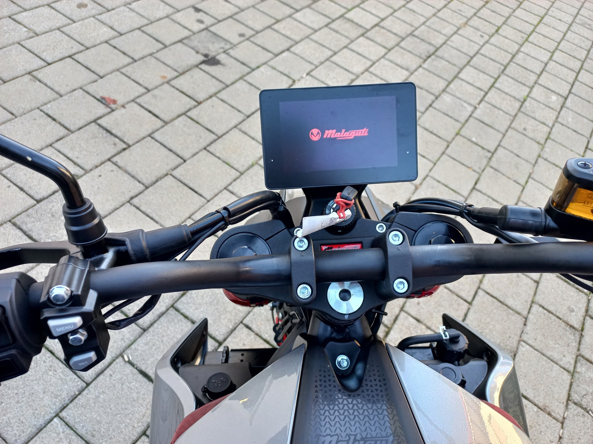 MALAGUTI Drakon 125 ABS-image-4