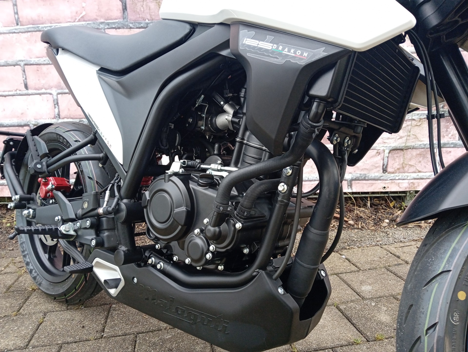 MALAGUTI Drakon 125 ABS-image-8