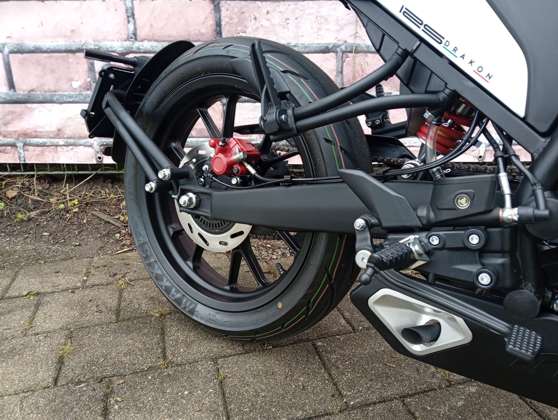MALAGUTI Drakon 125 ABS-image-10