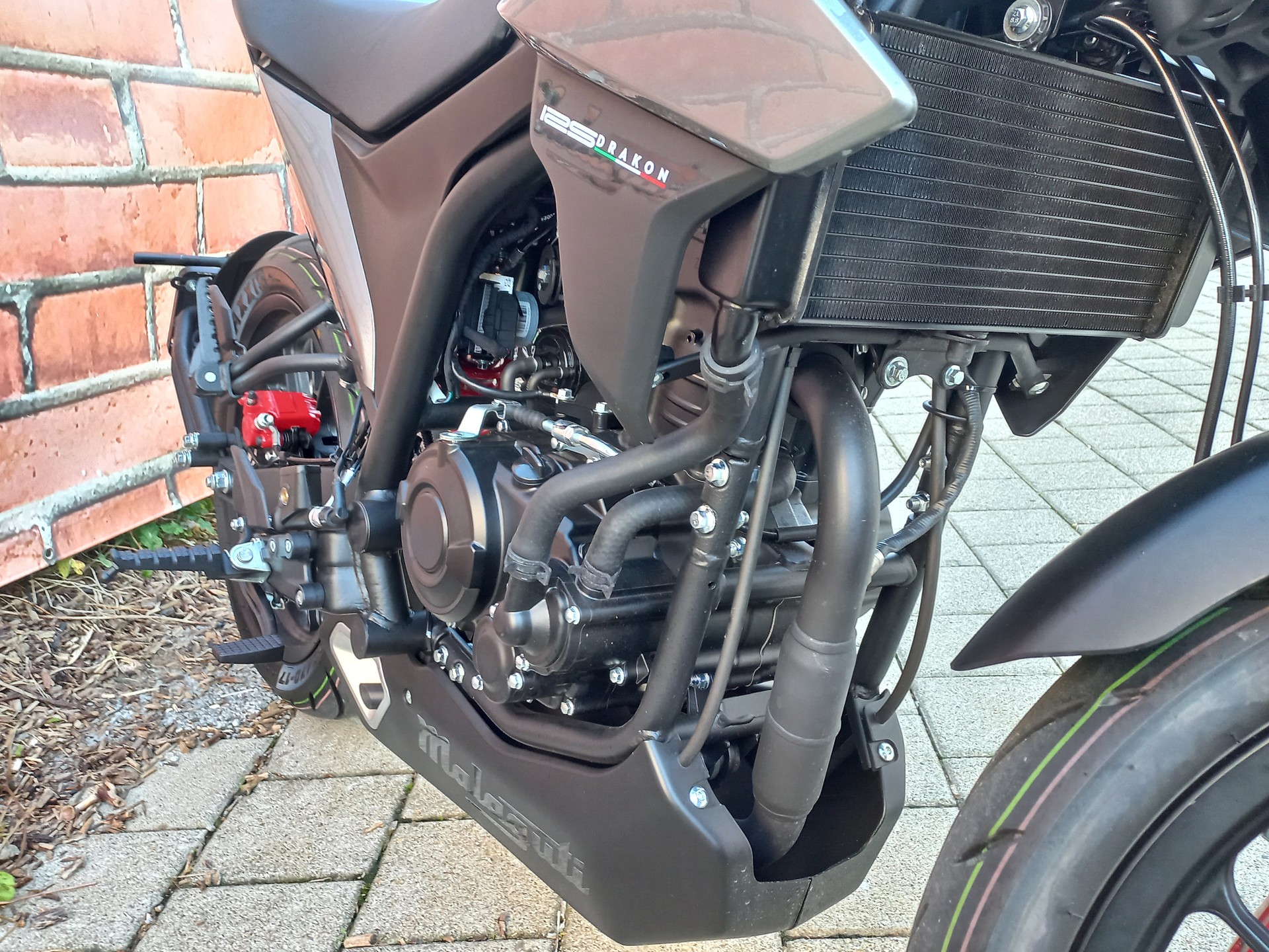 MALAGUTI Drakon 125 ABS-image-5