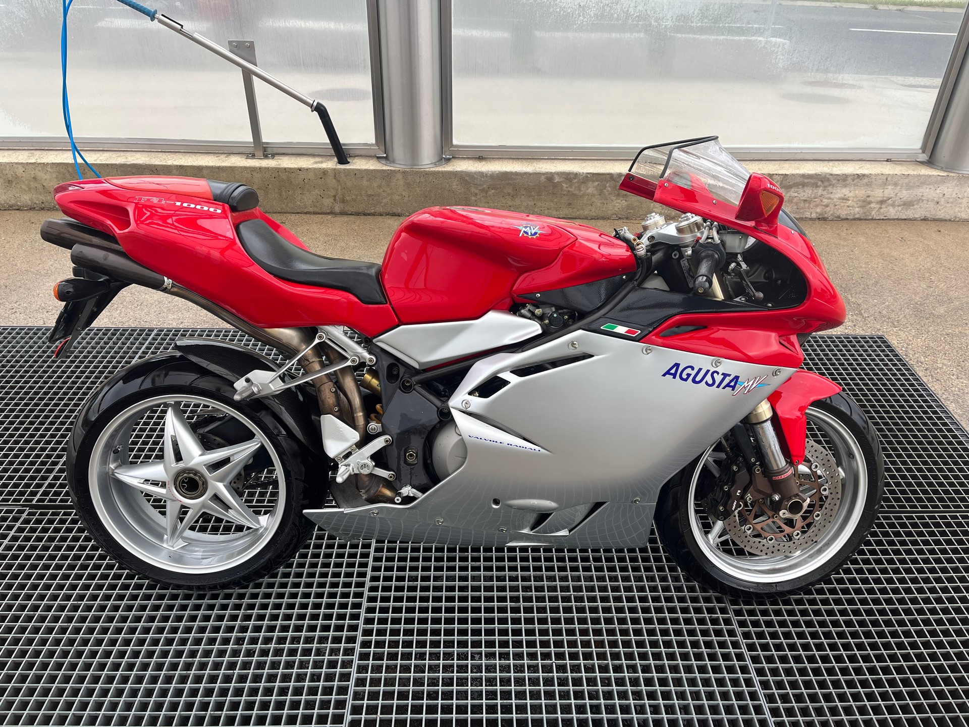 MV AGUSTA F4 1000 S-image-3