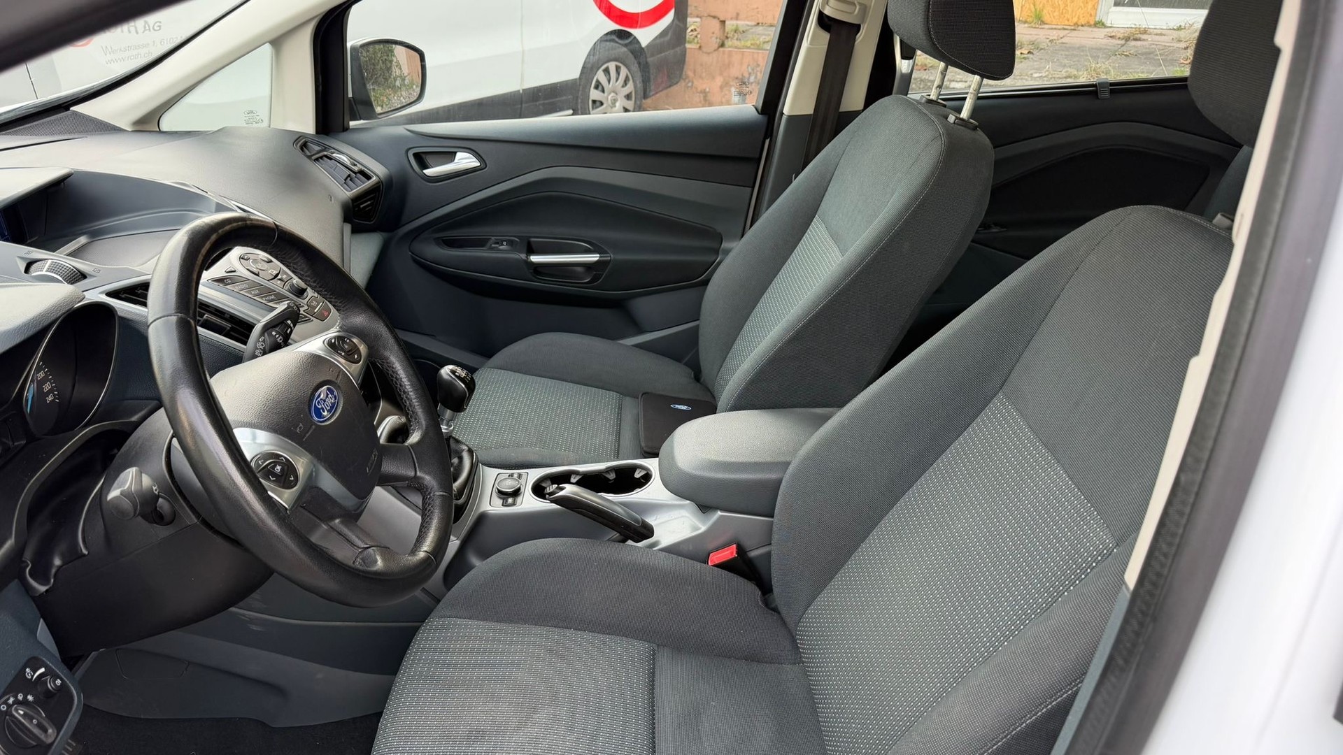 FORD Grand C-Max 1.0 SCTi Titanium-image-8