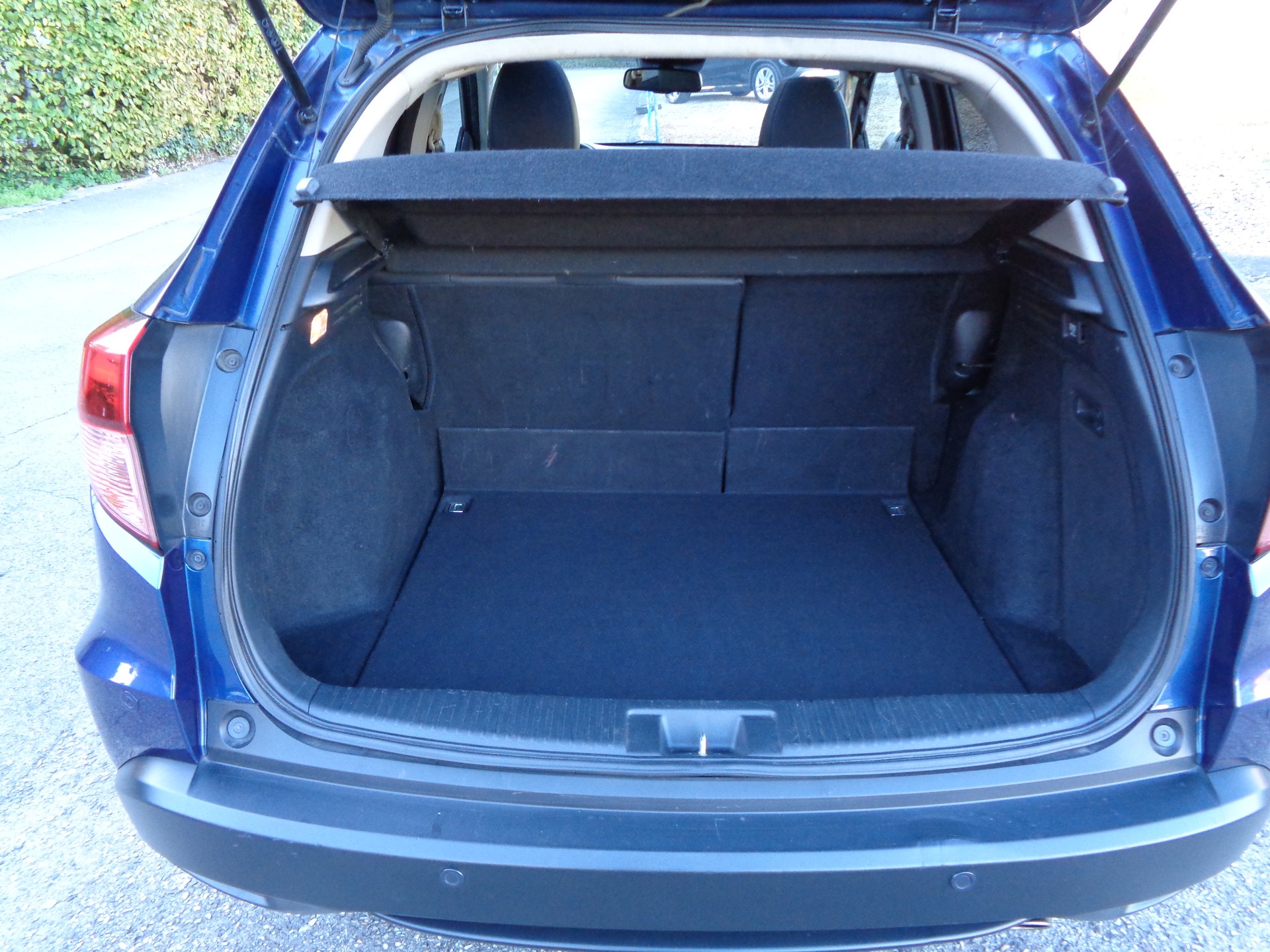 HONDA HR-V 1.6i-DTEC Executive-image-15