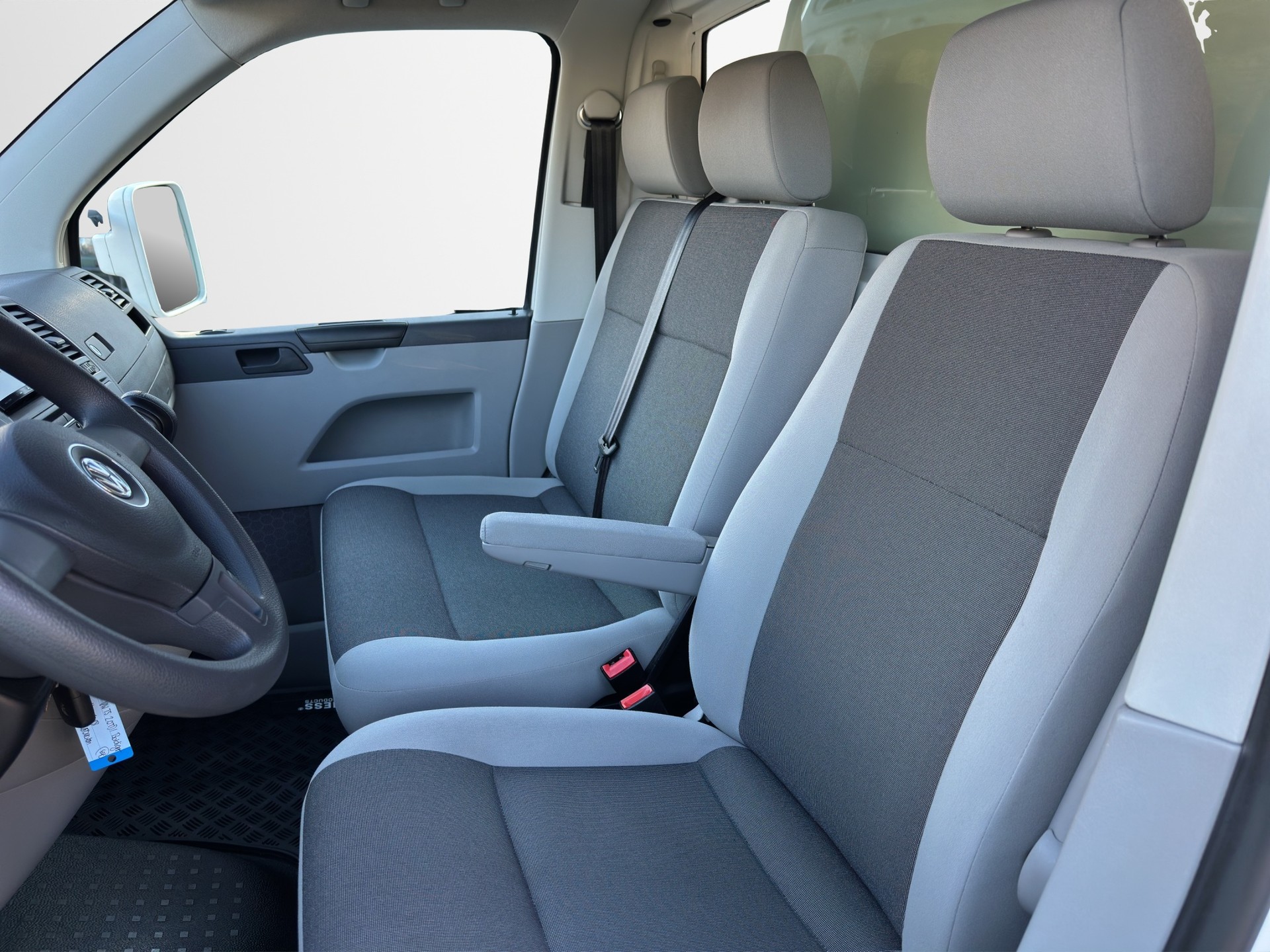 VW T5 2.0 TDI DSG-image-5