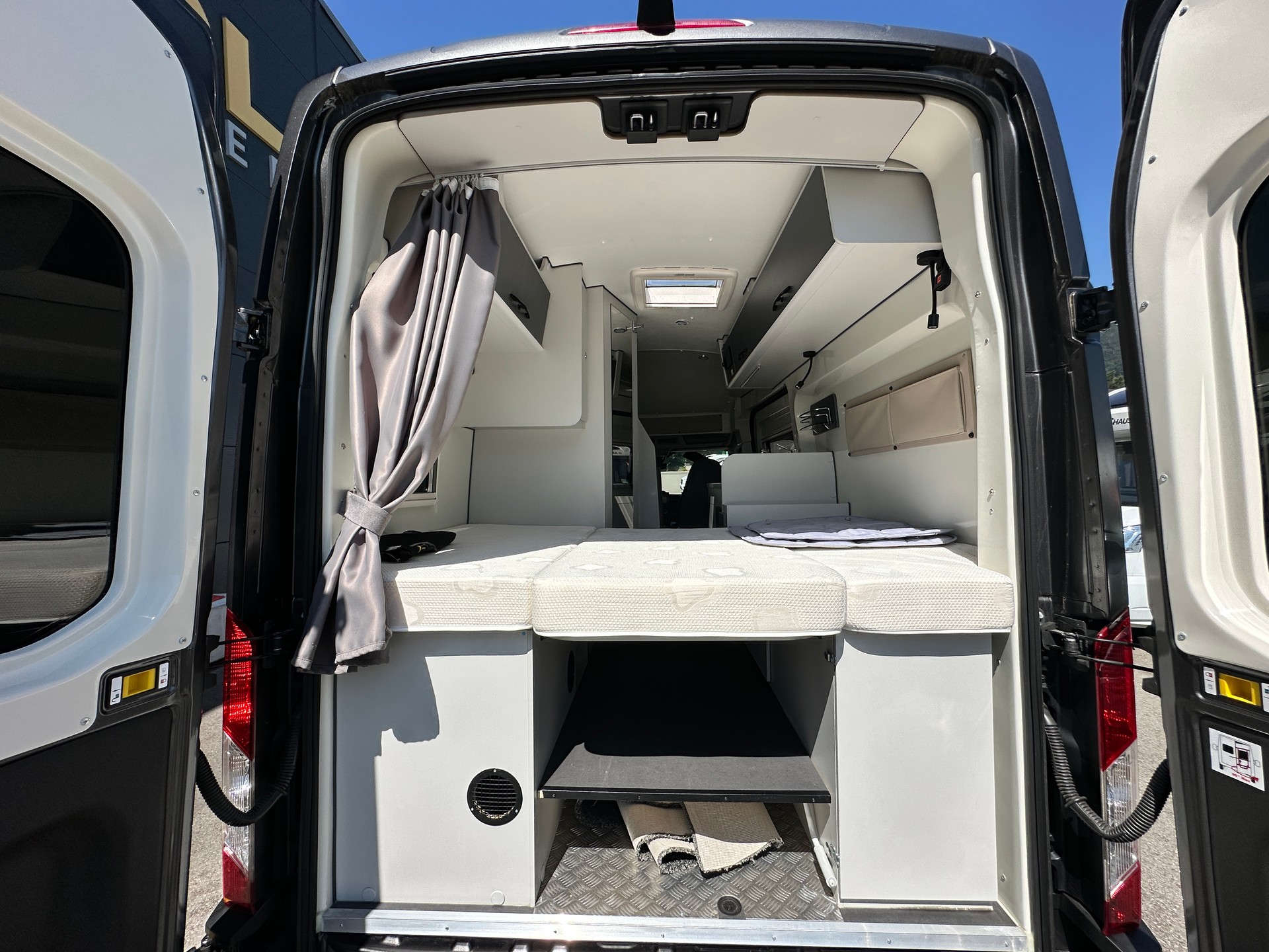 FONT VENDOME Forty Van AWD 4x4-image-16