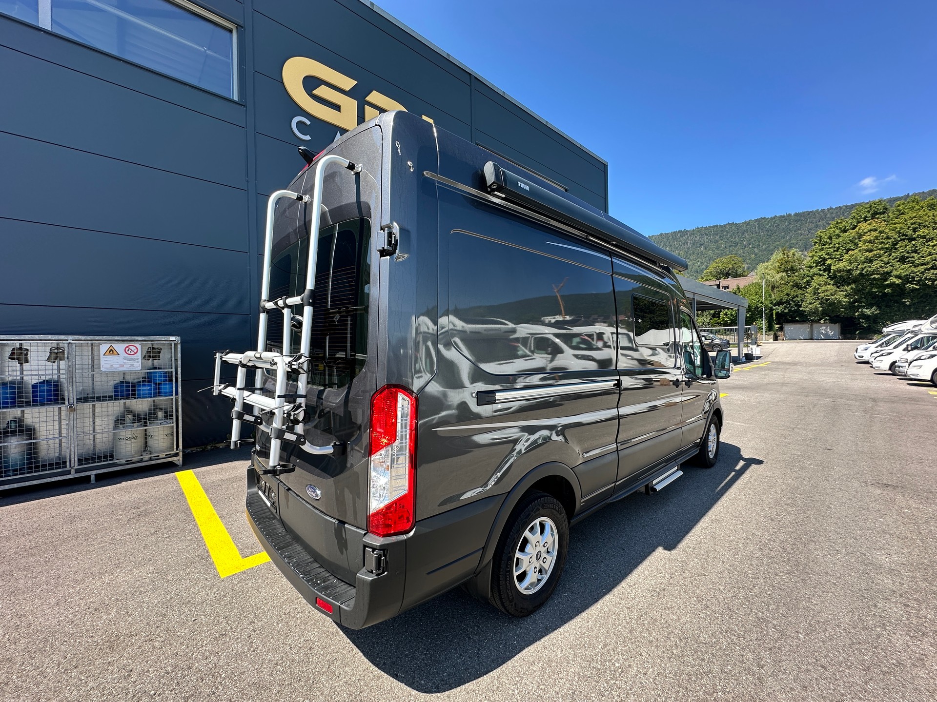 FONT VENDOME Forty Van AWD 4x4-showroom-element-3