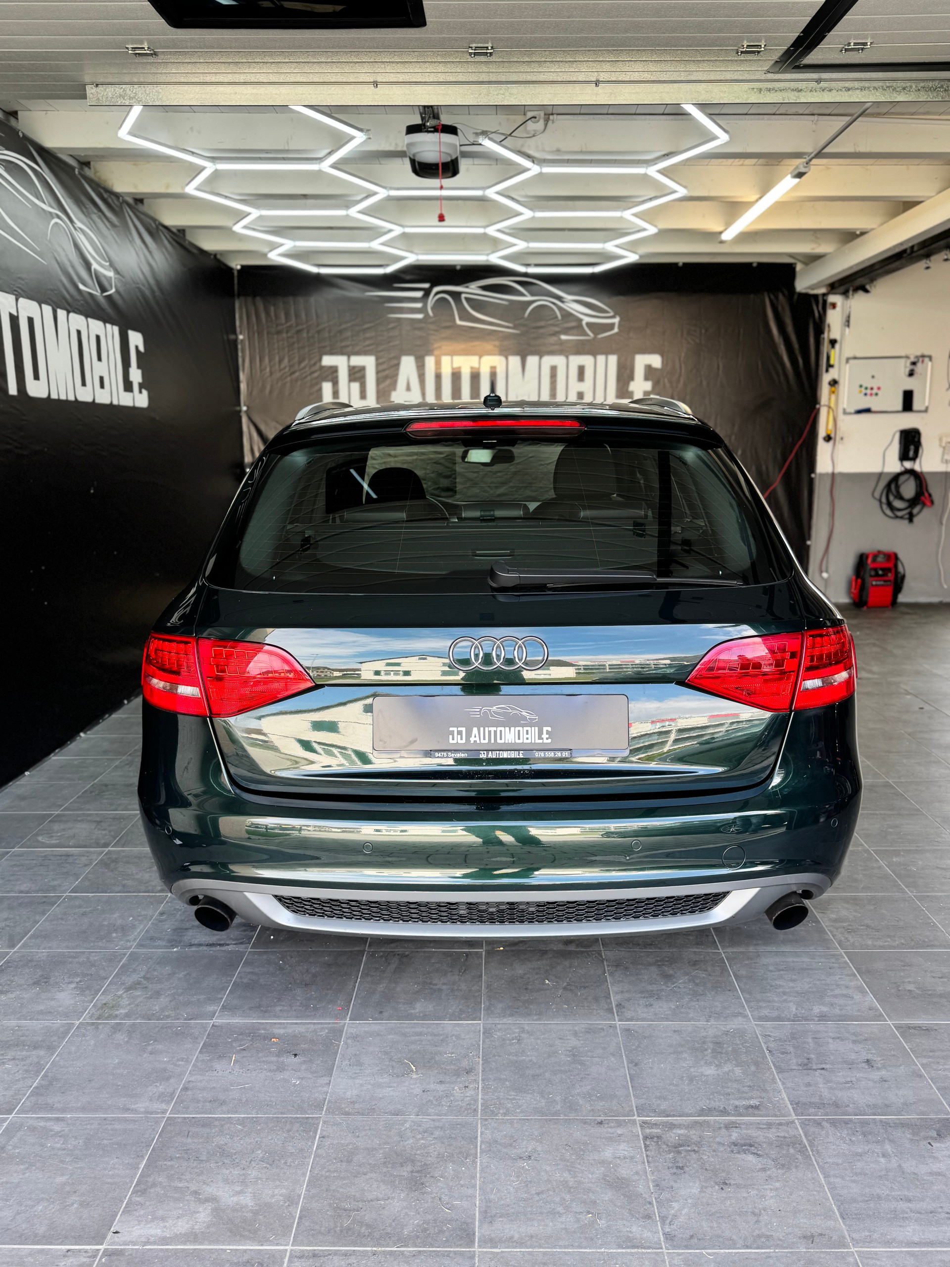 AUDI A4 Avant 2.0 TFSI quattro S-tronic-image-4