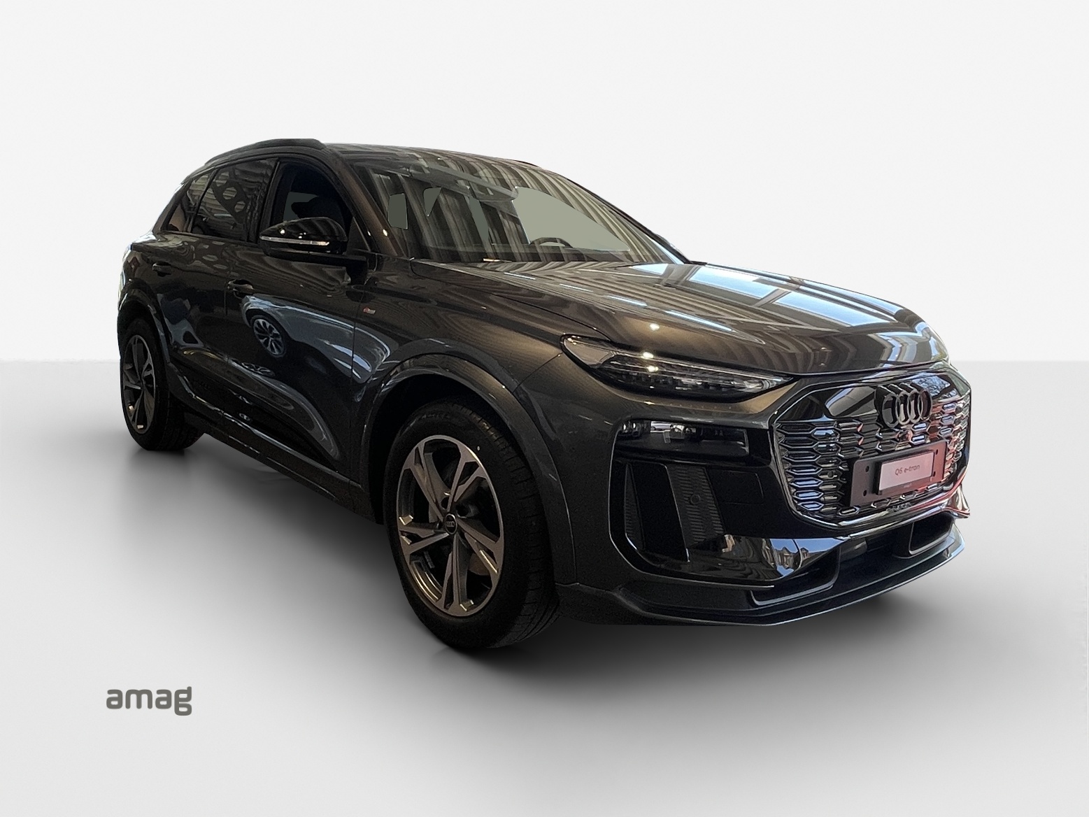 AUDI Q6 e-tron quattro-image-5