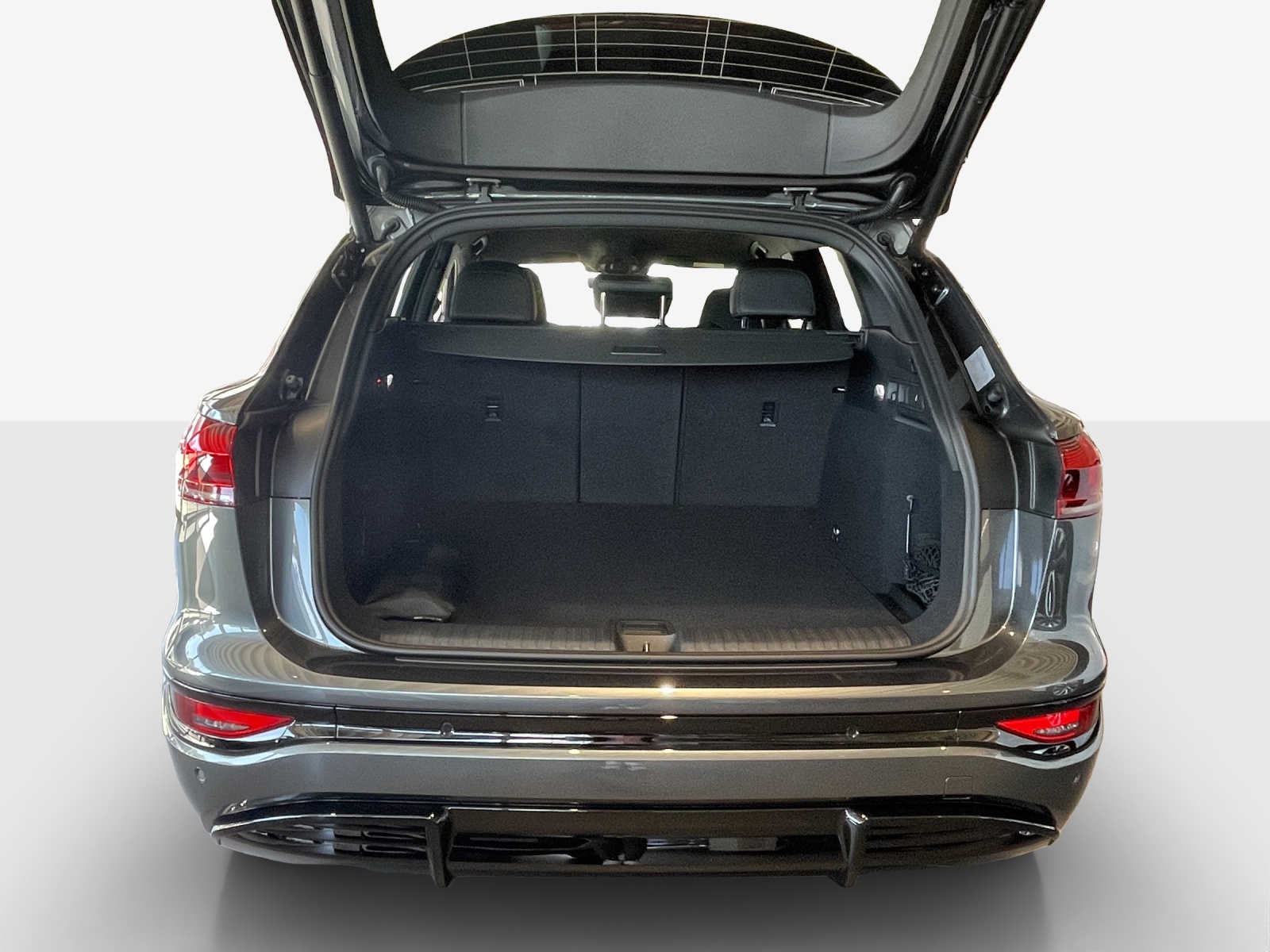 AUDI Q6 e-tron quattro-image-12