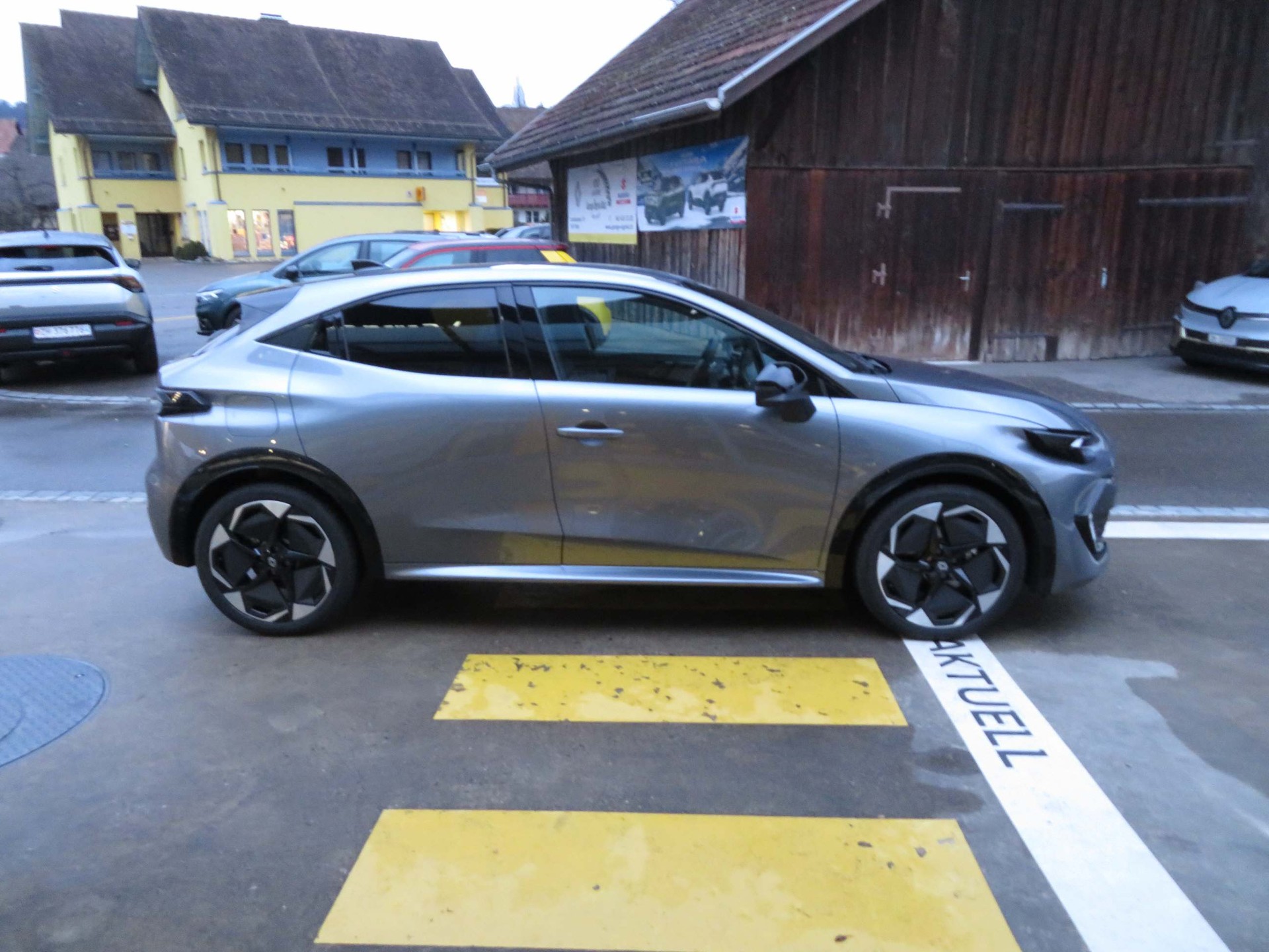 RENAULT Clio 1.8 E-Tech techno-image-4