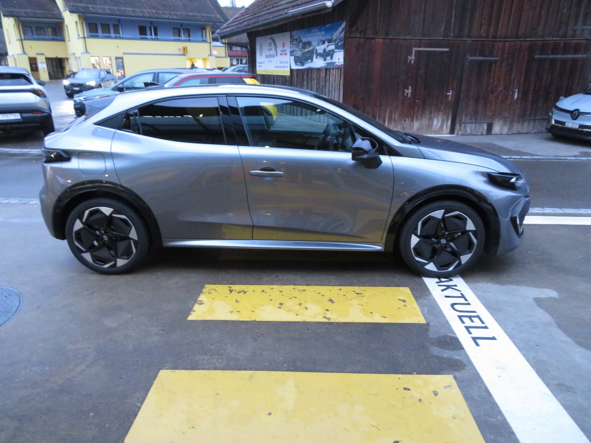 RENAULT Clio 1.8 E-Tech techno-image-5